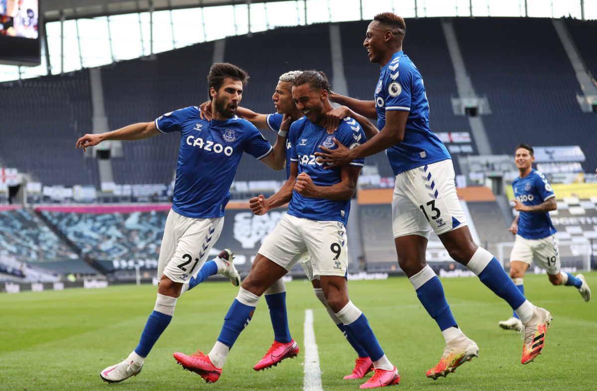 Soccer Football - Premier League - Tottenham Hotspur v Everton - Tottenham Hotspur Stadium, London, Britain - September 13, 2020 Everton's Dominic Calvert-Lewin celebrates scoring their first goal with teammates Pool via REUTERS