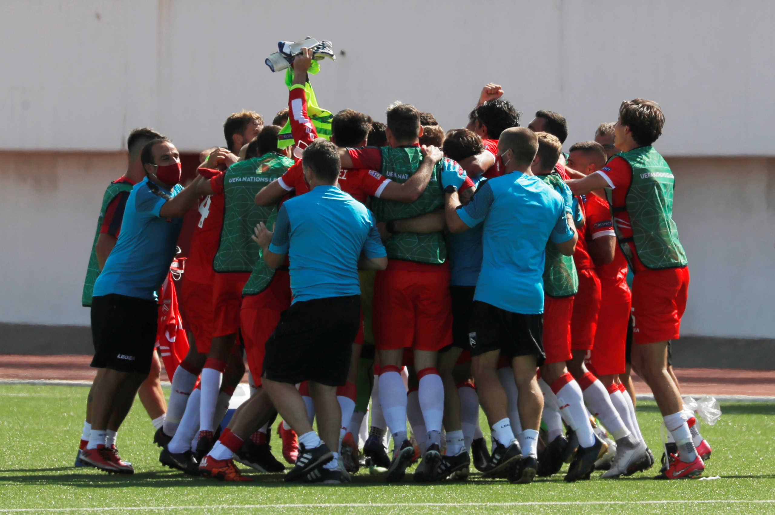 Soccer Football - UEFA Nations League - League D - Group 2 - Gibraltar v San Marino - Victoria Stadium, Gibraltar - September 5, 2020  Gibraltar players celebrate after the match      REUTERS