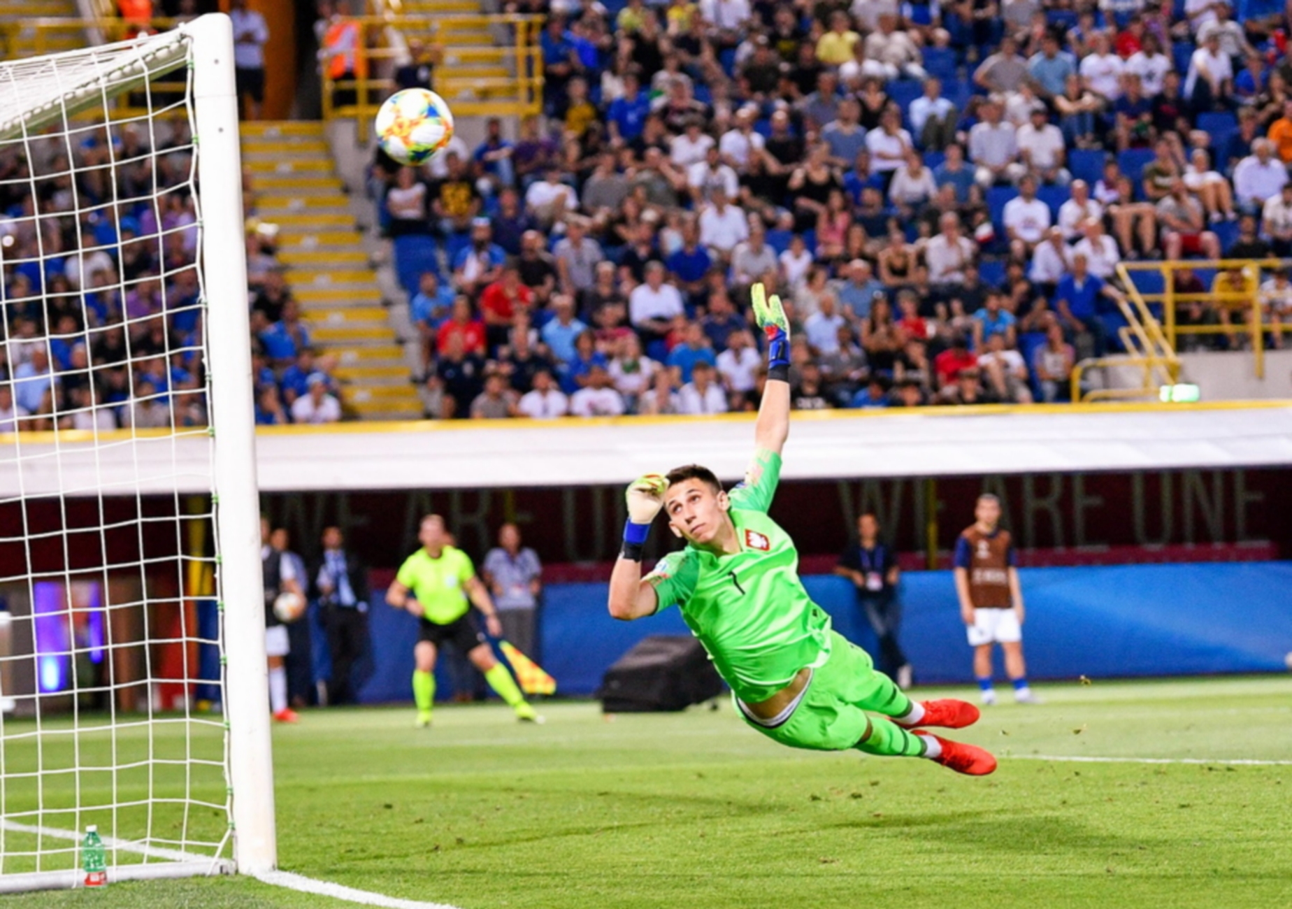 epa07658967 Poland's goalkeeper Kamil Grabara in action during the UEFA European Under-21 Championship 2019 group A soccer match between Italy and Poland in Bologna, Italy, 19 June 2019.  EPA