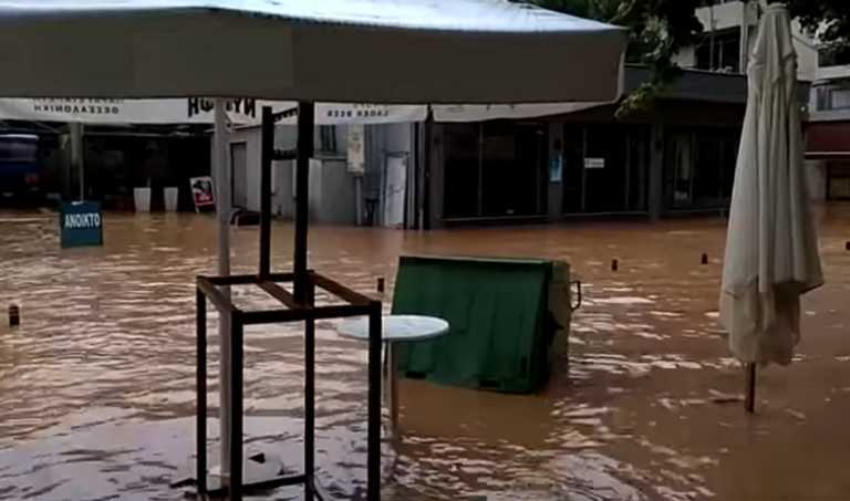 Λέκκας: Το πενταπλό «χτύπημα» της κακοκαιρίας που ισοπέδωσε την Καρδίτσα με 5000 πλημμυρισμένα σπίτια!