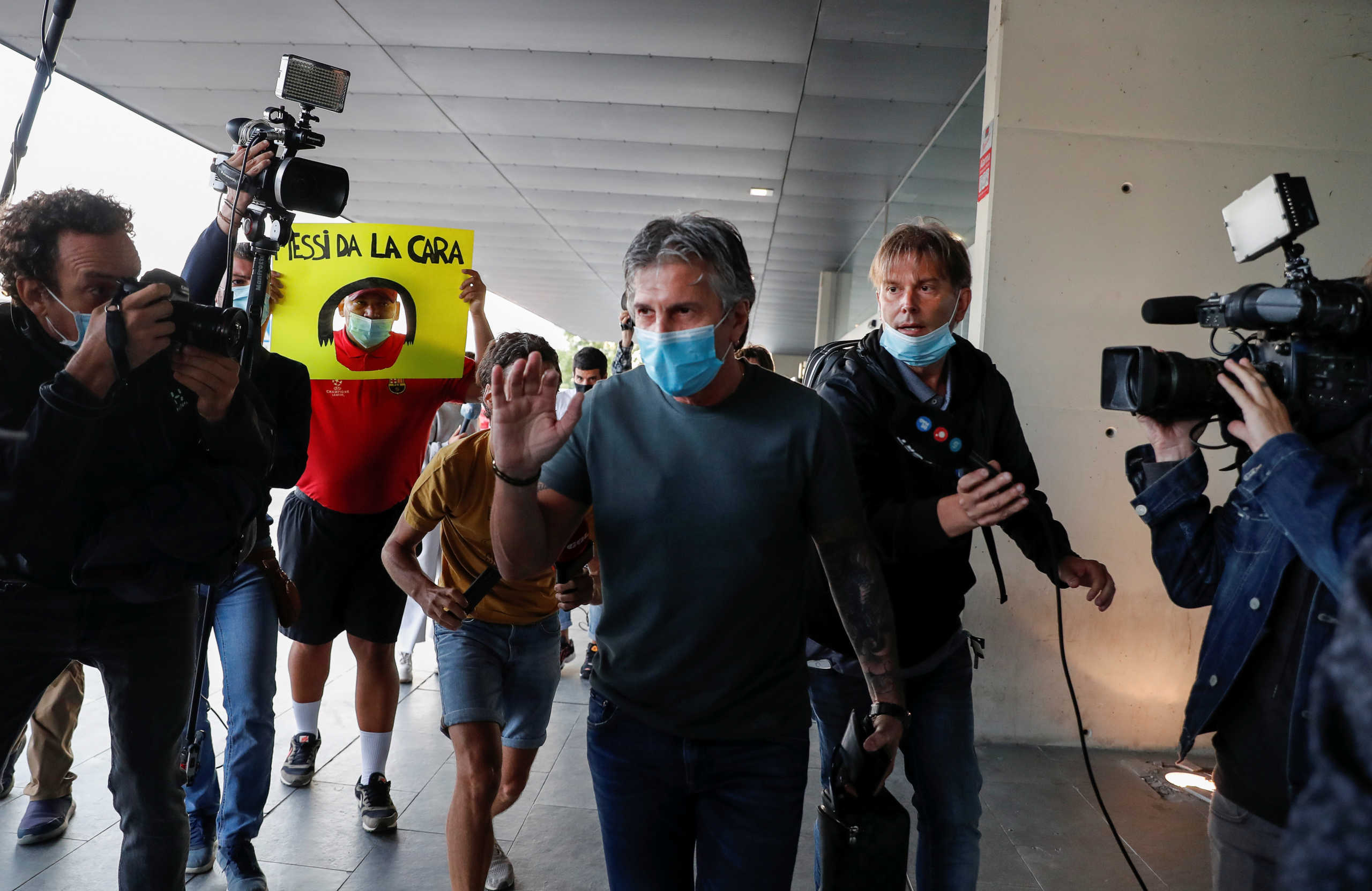 Jorge Messi, father and agent of soccer player Lionel Messi, arrives at Josep Tarradellas Barcelona-El Prat airport for a meeting with Barcelona President Josep Maria Bartomeu, in Barcelona, Spain September 2, 2020. REUTERS