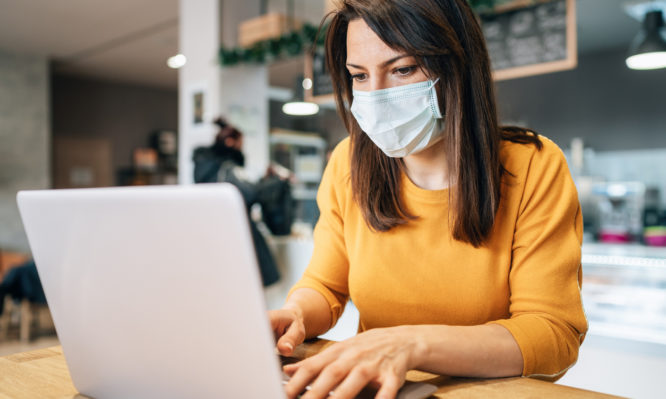 Κορονοϊός: Fake τεστ, θεραπείες πωλούνται στα μέσα κοινωνικής δικτύωσης – Φαίνονται από τρία πράγματα