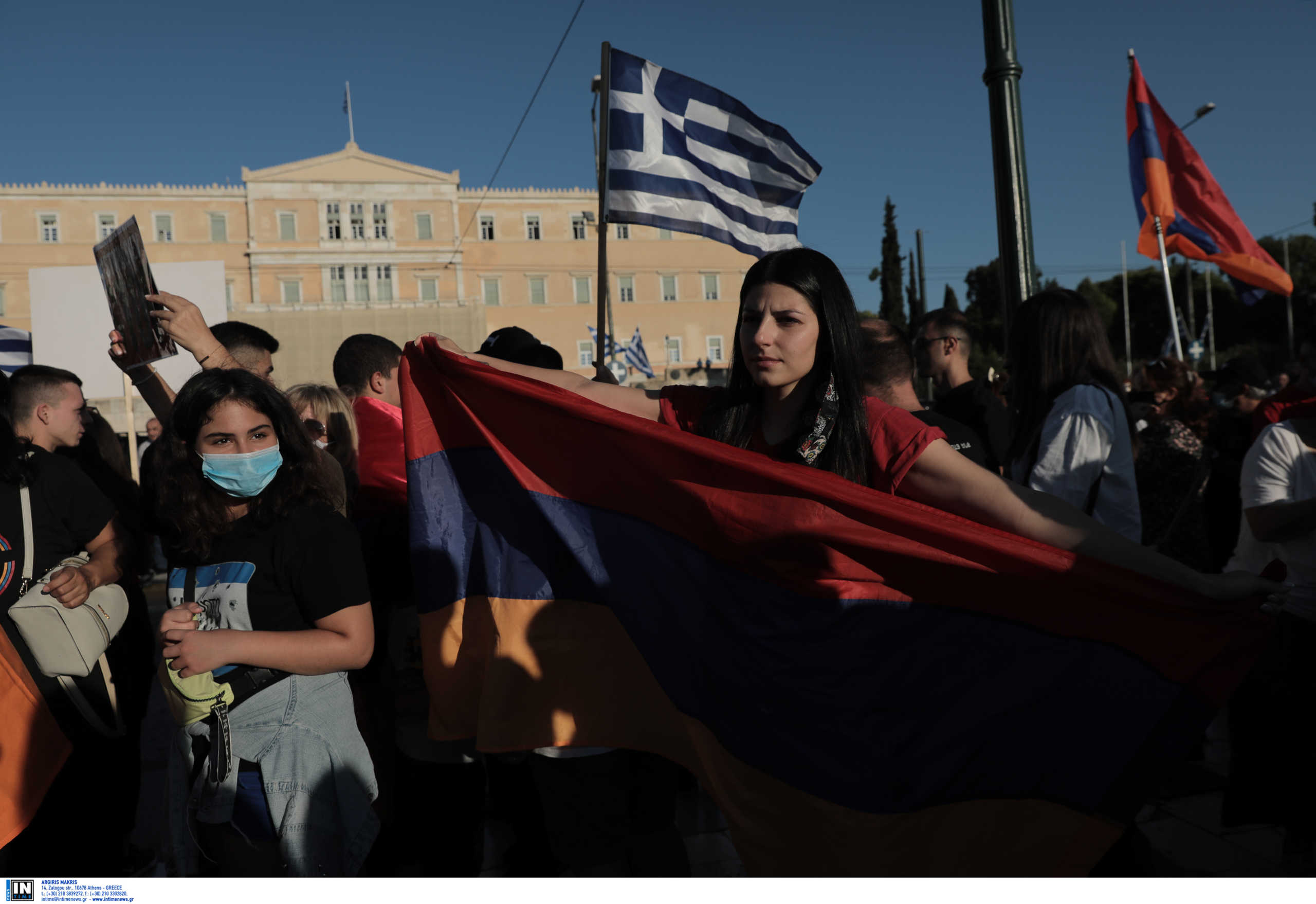 Συγκέντρωση Αρμενίων στο Σύνταγμα κατά των εχθροπραξιών στο Ναγκόρνο Καραμπάχ (pics)