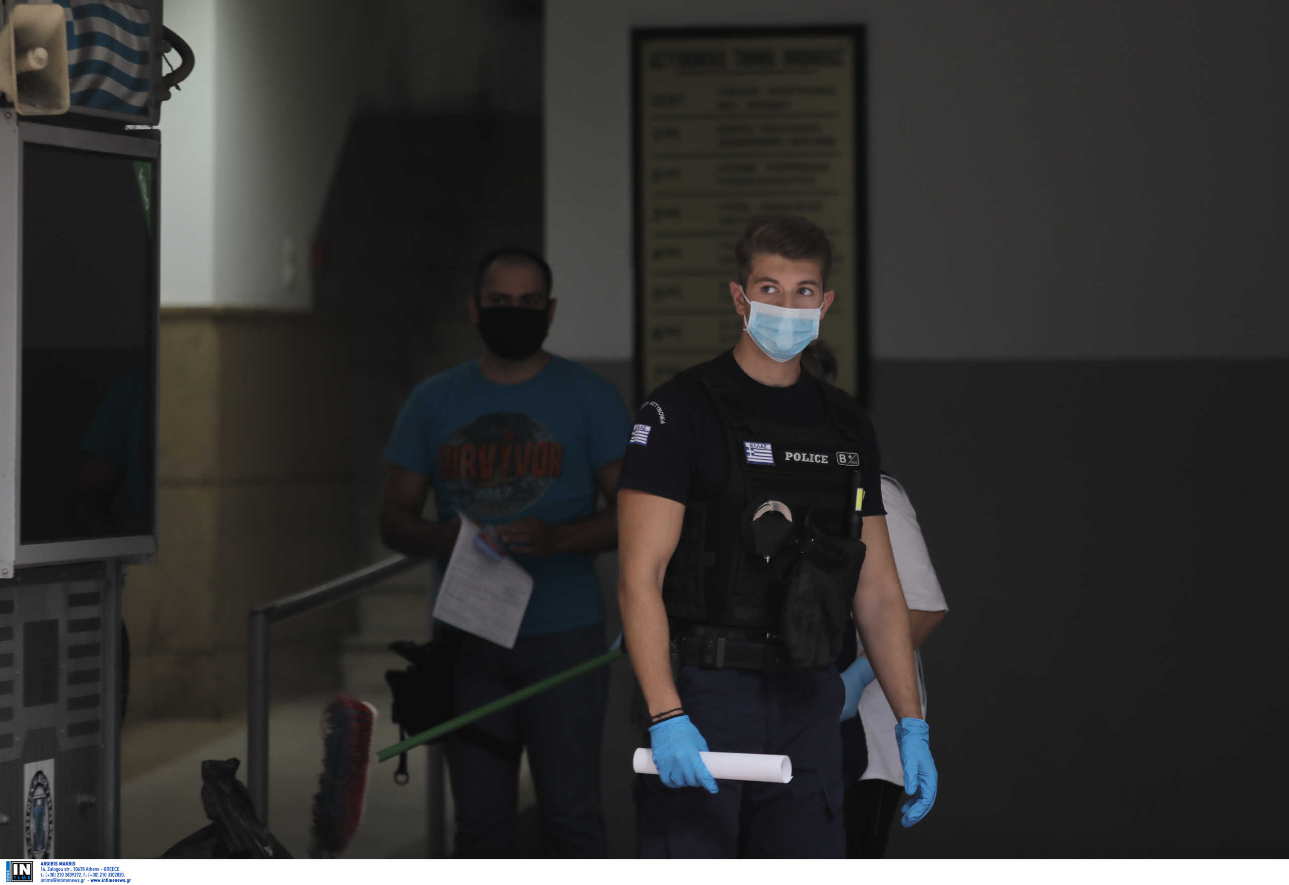 Κορονοϊός: Εκατομμύρια μάσκες και γάντια για την προστασία των αστυνομικών