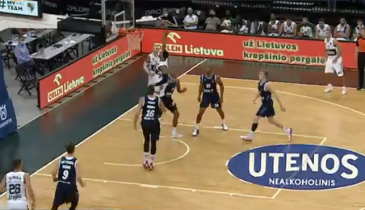 Euroleague: Στο Top 5 το εντυπωσιακό κάρφωμα του Όγκαστ (vid)