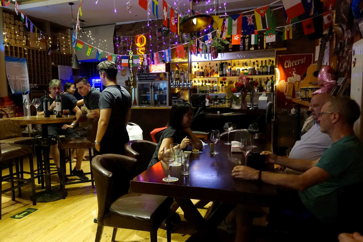 Κορονοϊός: Ανοίγουν και πάλι μπαρ και εστιατόρια στο Ρίο ντε Τζανέιρο