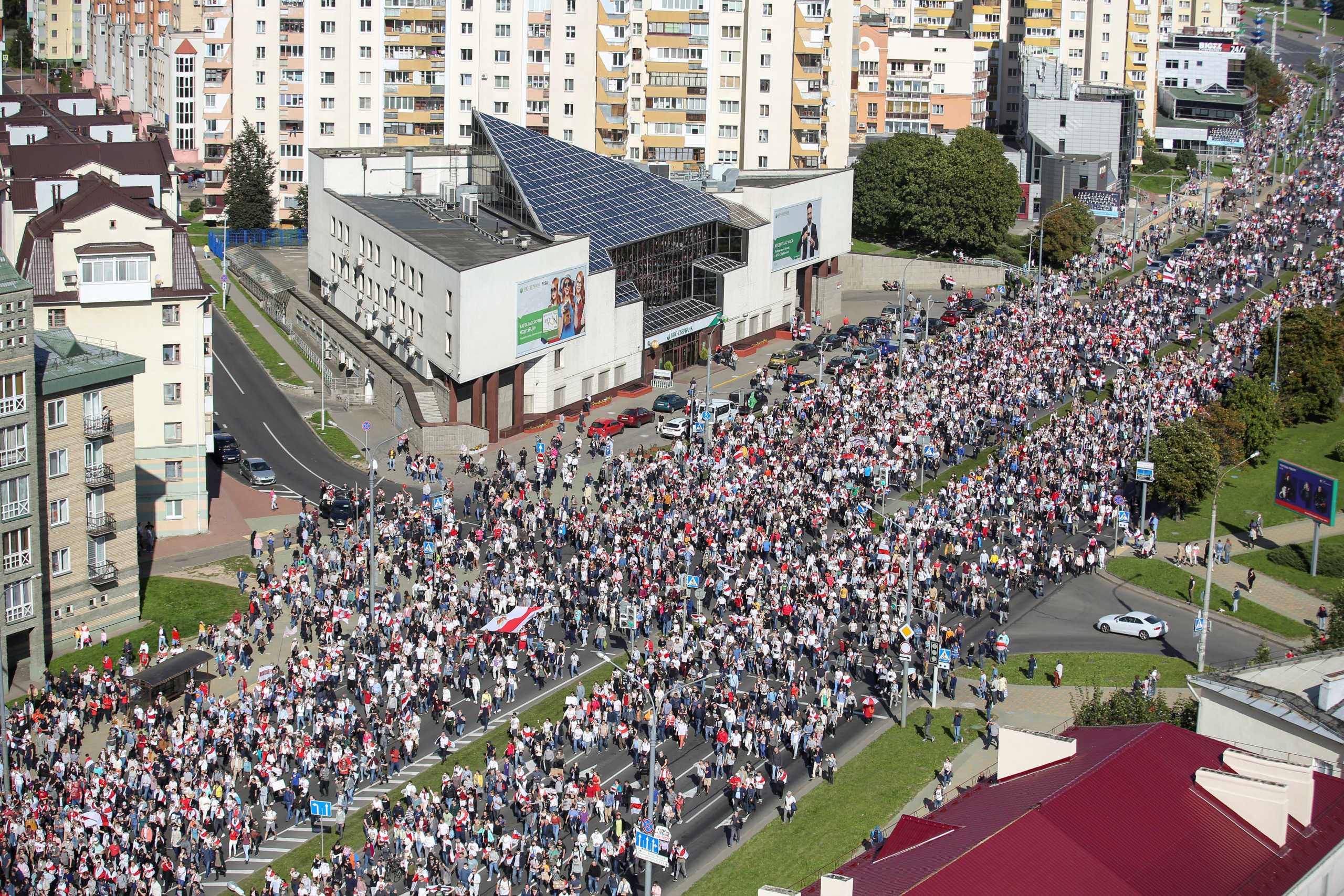 Opposition supporters take part in a rally against police brutality following protests to reject the presidential election results in Minsk, Belarus September 13, 2020.  Tut.By via REUTERS REUTERS  ATTENTION EDITORS - THIS IMAGE WAS PROVIDED BY A THIRD PARTY. NO RESALES. NO ARCHIVES. MANDATORY CREDIT