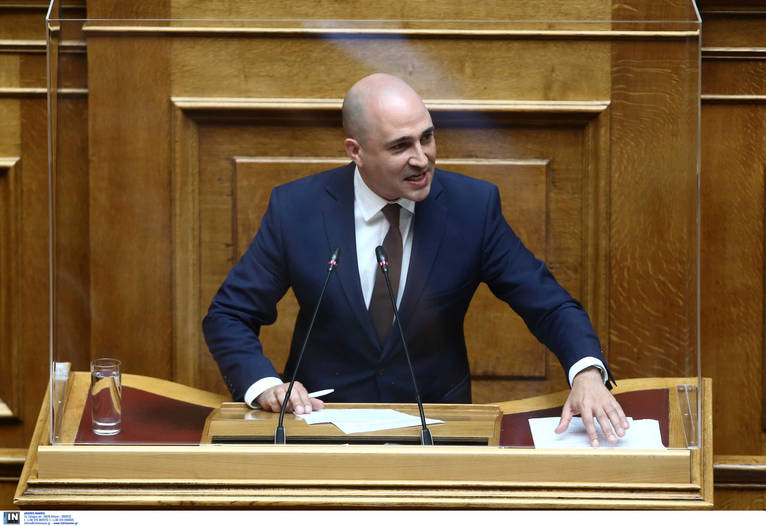 Ο Μπογδάνος θέλει κατάργηση της μπούρκας και του νικάμπ και κατέθεσε ερώτηση γι’ αυτό