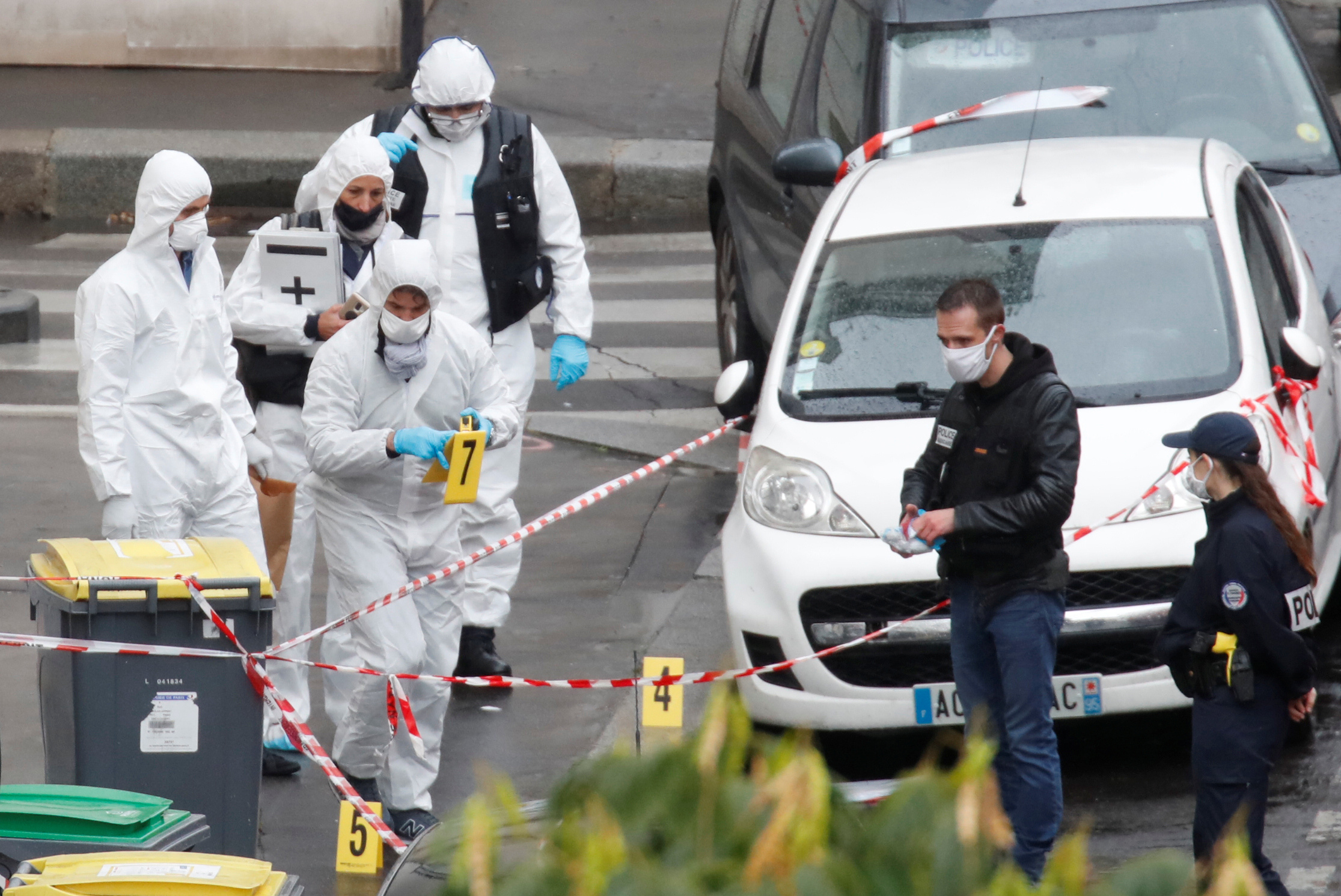 Ομολόγησε ο δράστης της επίθεσης στα παλιά γραφεία του Charlie Hebdo (pics, video)