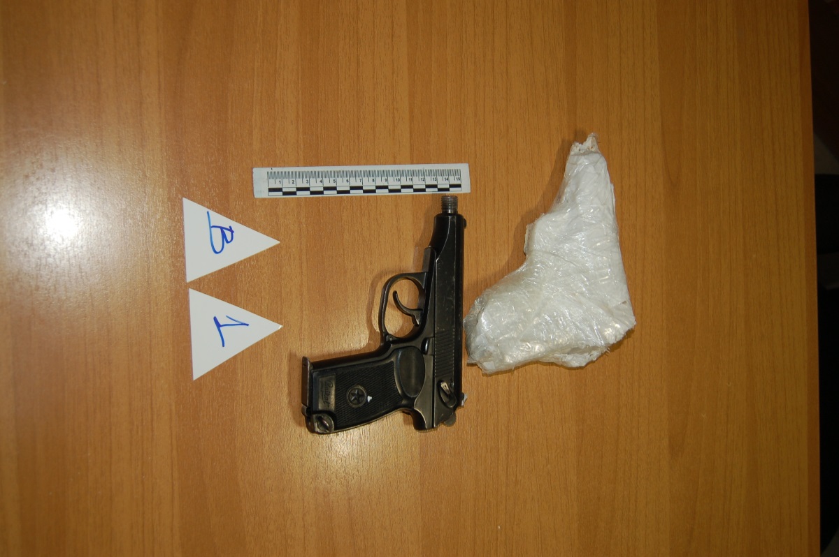 Αυτά είναι τα πιστόλια και τα μαχαίρια που βρέθηκαν μέσα στις φυλακές της Κέρκυρας – Οργάνωναν αιματηρή απόπειρα απόδρασης! (pics)