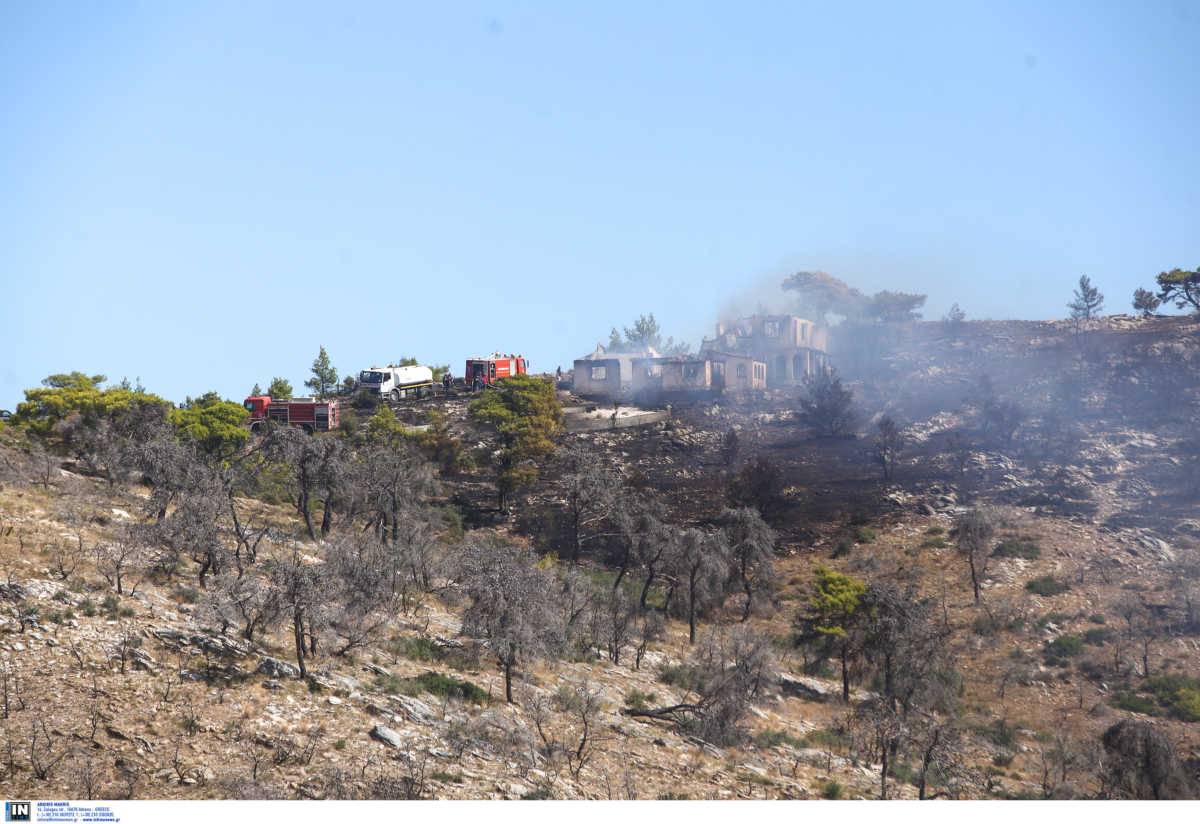 Υπό έλεγχο η μεγάλη φωτιά ανάμεσα σε Ραφήνα και Αρτέμιδα – Εκκενώθηκαν οικισμοί