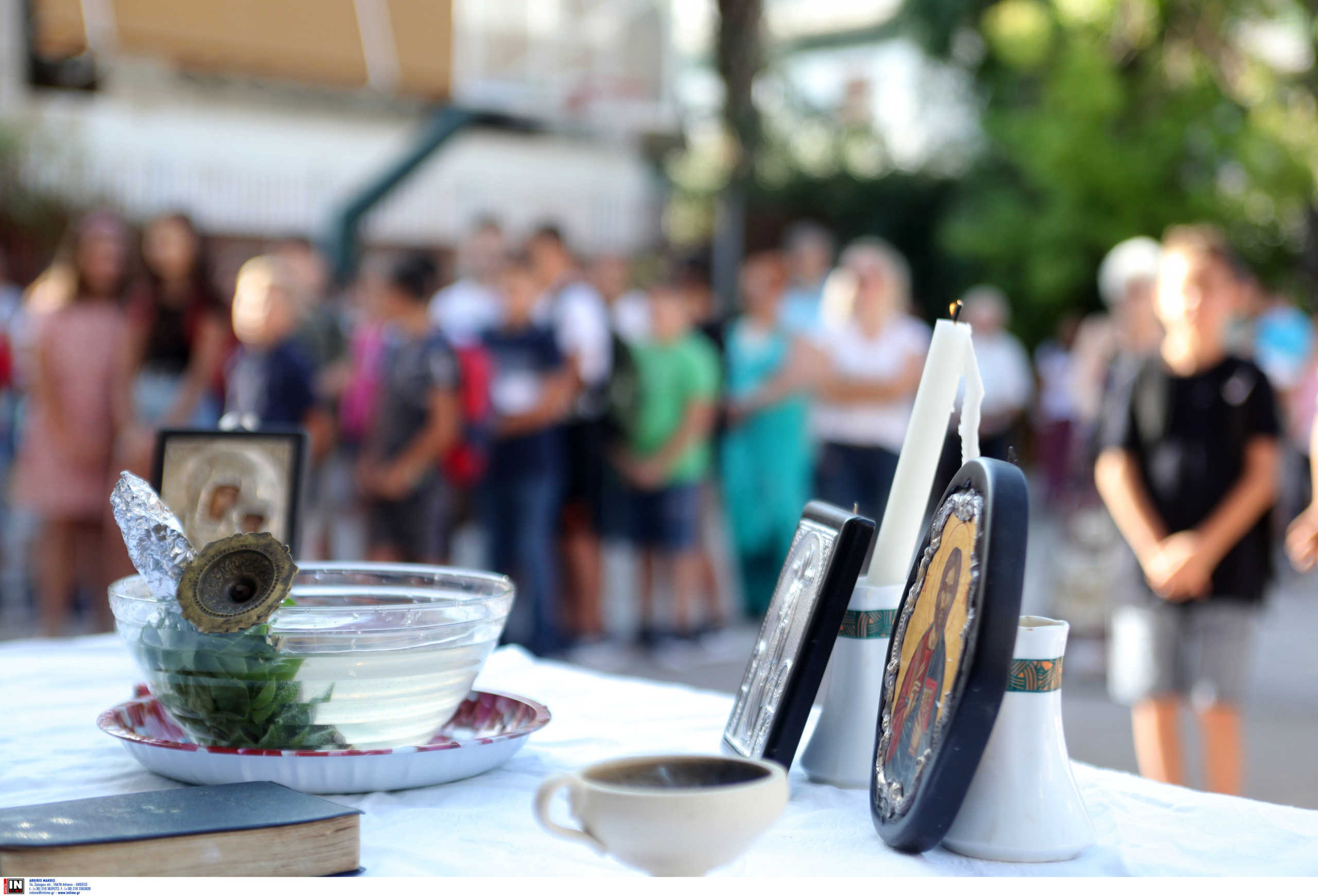 Αποτροπιασμός στην Κέρκυρα! Έδερνε την πρώην γυναίκα του περιμένοντας τον Αγιασμό του σχολείου!