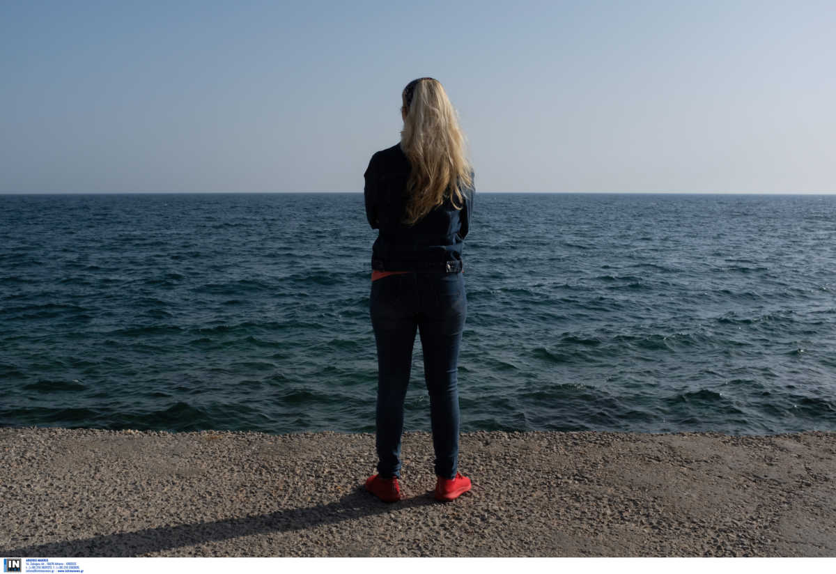 Σέρρες: Η αγκαλιά της στοίχισε 1.000 ευρώ – H παγίδα και η κίνηση που θα θυμάται για πάντα