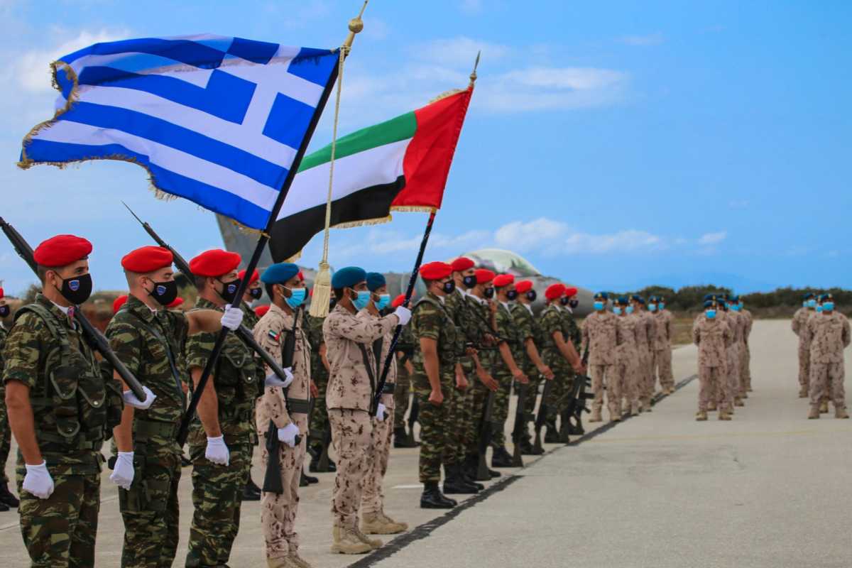 Η συμμαχία Ελλάδας – ΗΑΕ τους ενοχλεί! Σε παράκρουση τα τουρκικά ΜΜΕ από την επίσκεψη του Αρχηγού στη Σούδα (pics)