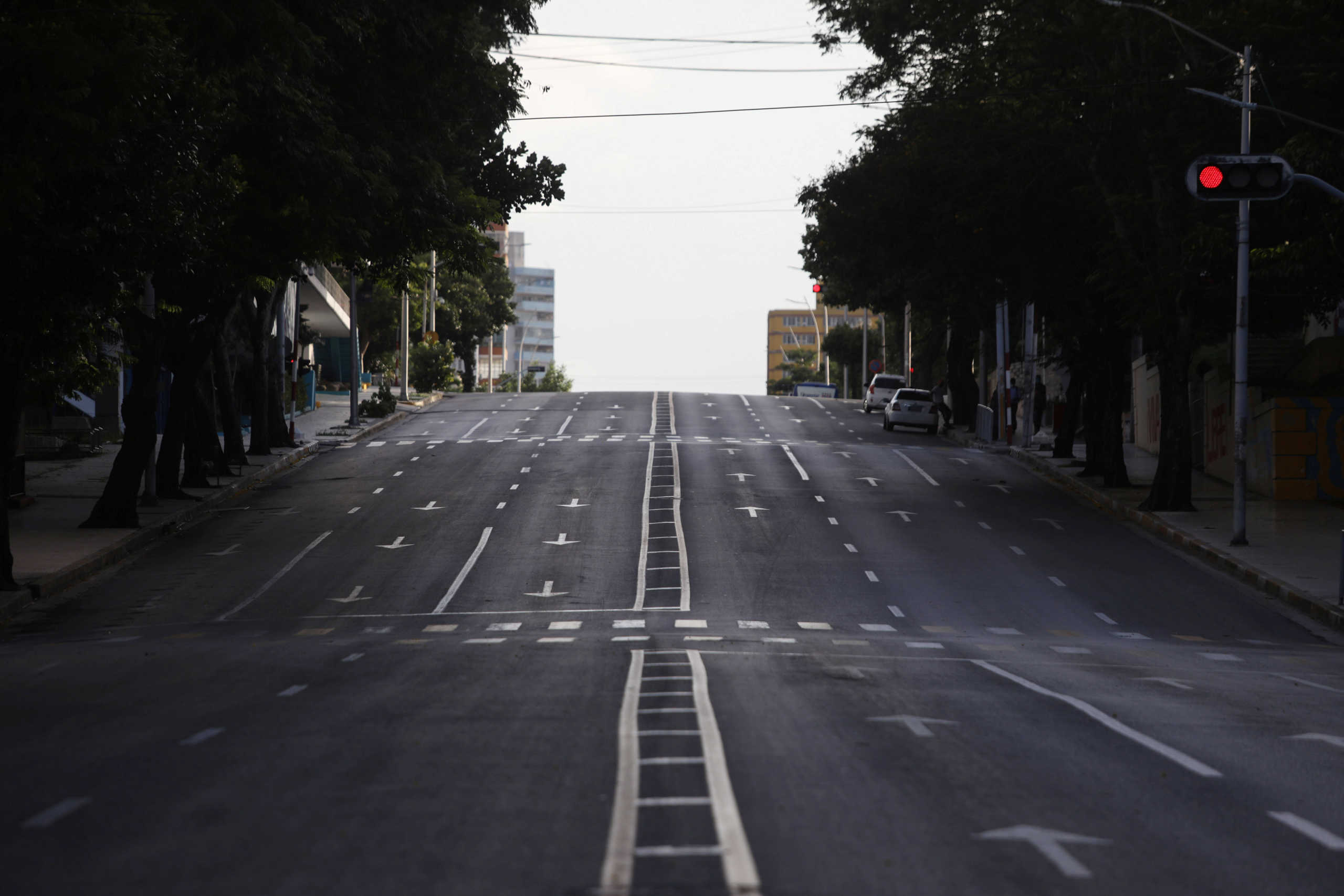 A view of an avenue during an overnight curfew amid concerns about the spread of the coronavirus disease (COVID-19), in Havana, Cuba, September 1, 2020. REUTERS