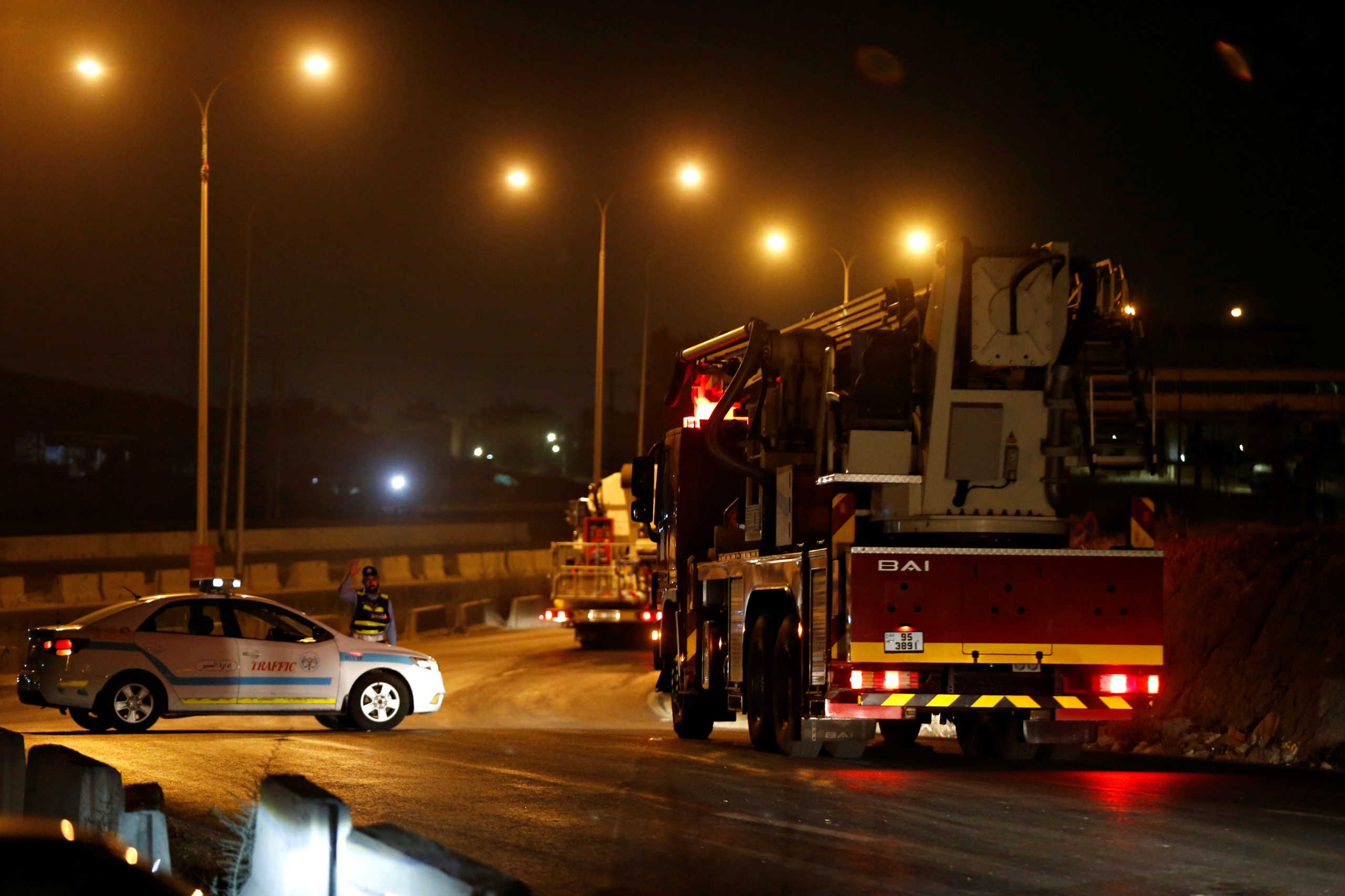 Ιορδανία: Ισχυρές εκρήξεις στην Ζάρκα (pics)