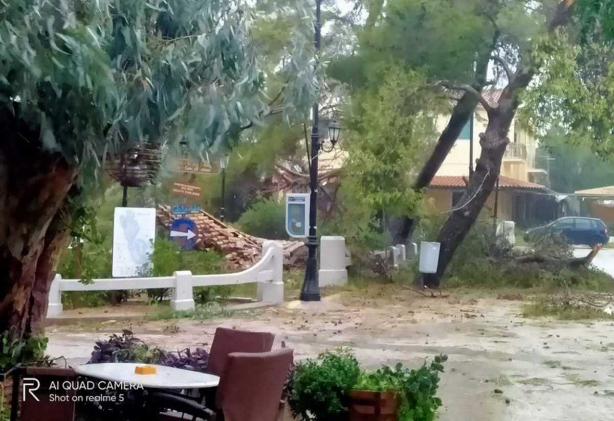 Ιανός: «Βούλιαξε» την Ιθάκη ο μεσογειακός κυκλώνας – Κομμένοι δρόμοι και καταστροφές σε Φάρσαλα και Φθιώτιδα