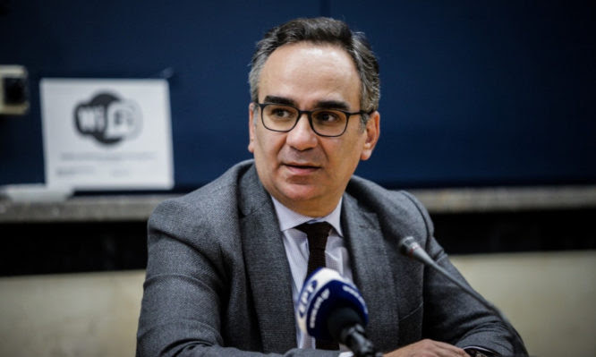 Κοντοζαμάνης: «Η επιστροφή των εκδρομέων εξάντλησε τα αντιδραστήρια για τον COVID-19»