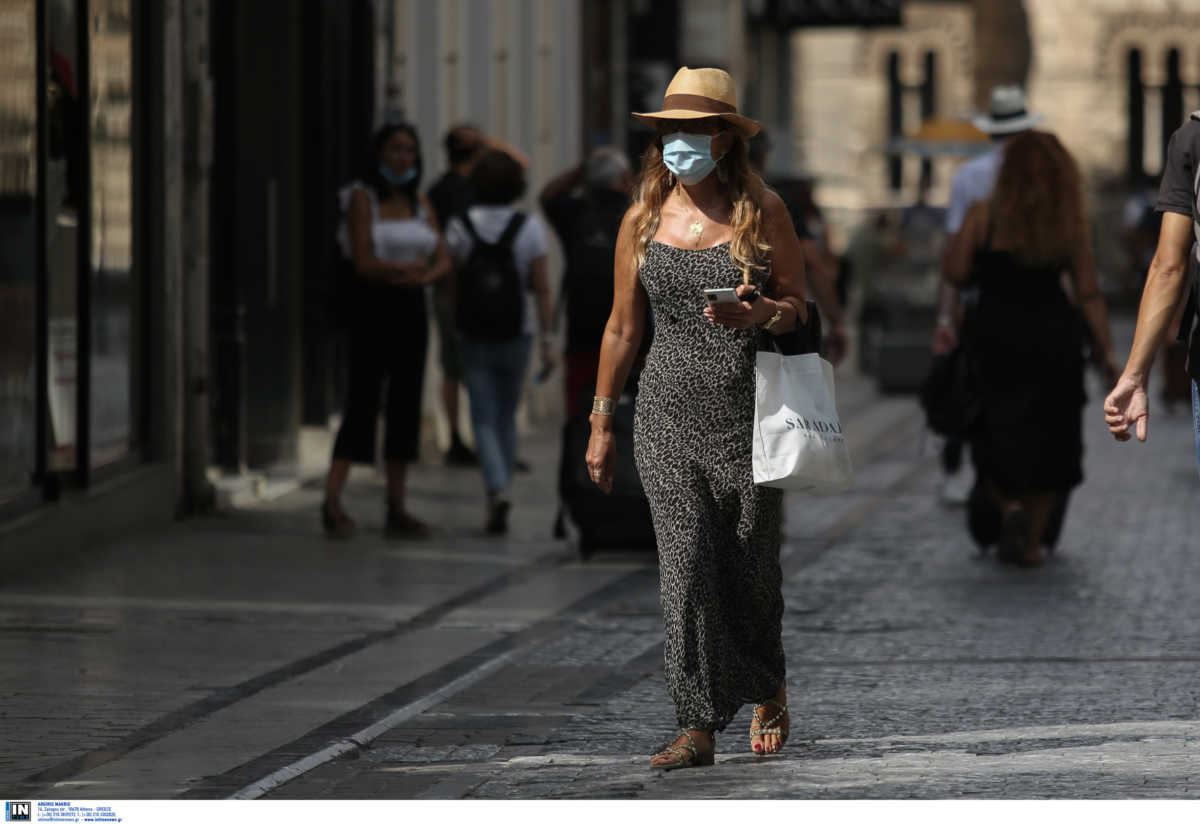 Διάσταση απόψεων για τη μάσκα παντού – Τι θα κρίνει τα νέα μέτρα στην Αττική