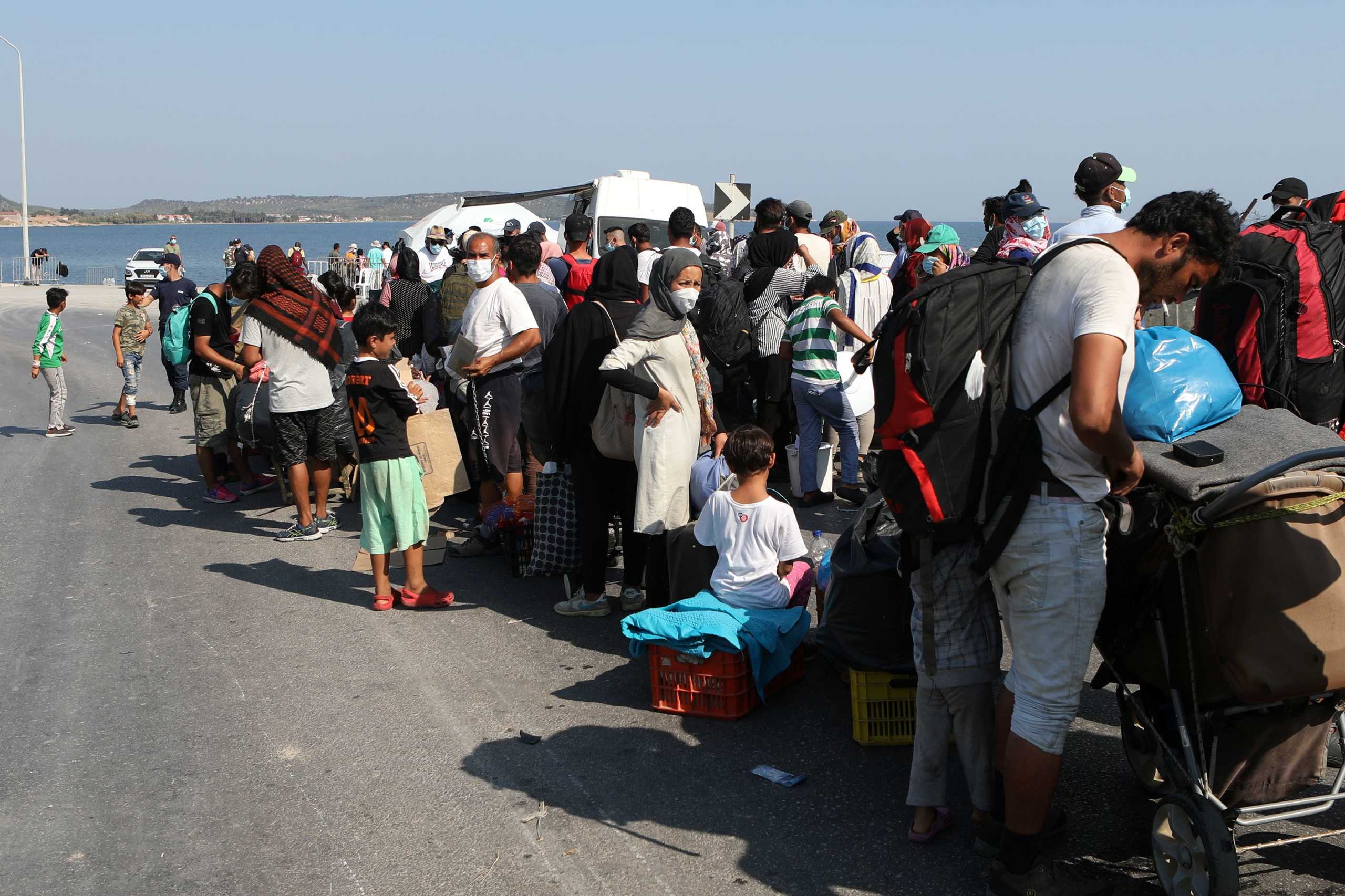 Χρυσοχοΐδης για Λέσβο: «Η επιχείρηση συνεχίζεται ομαλά με ανθρωπιστικό τρόπο»