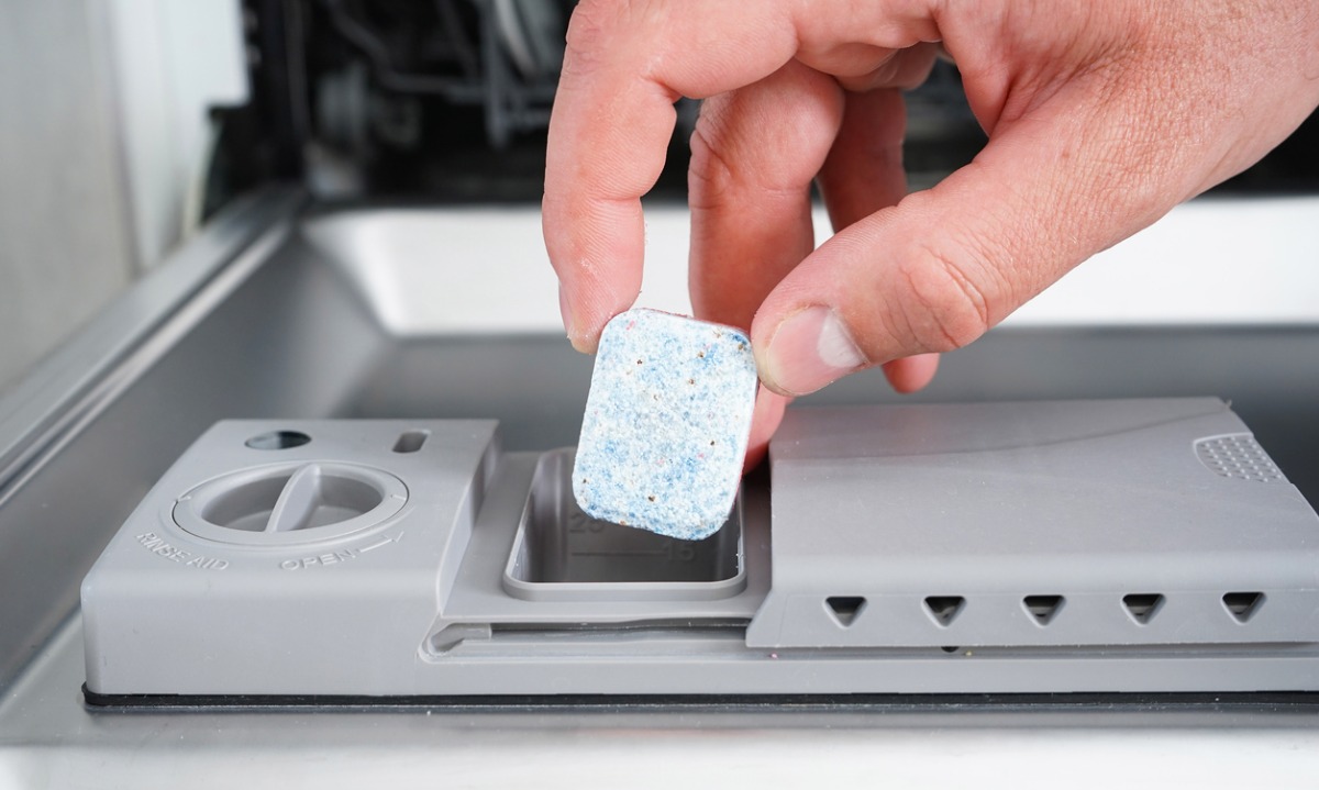 Πώς να φτιάξετε πανεύκολα ταμπλέτες για πλυντήριο πιάτων για να μην σπαταλάτε λεφτά