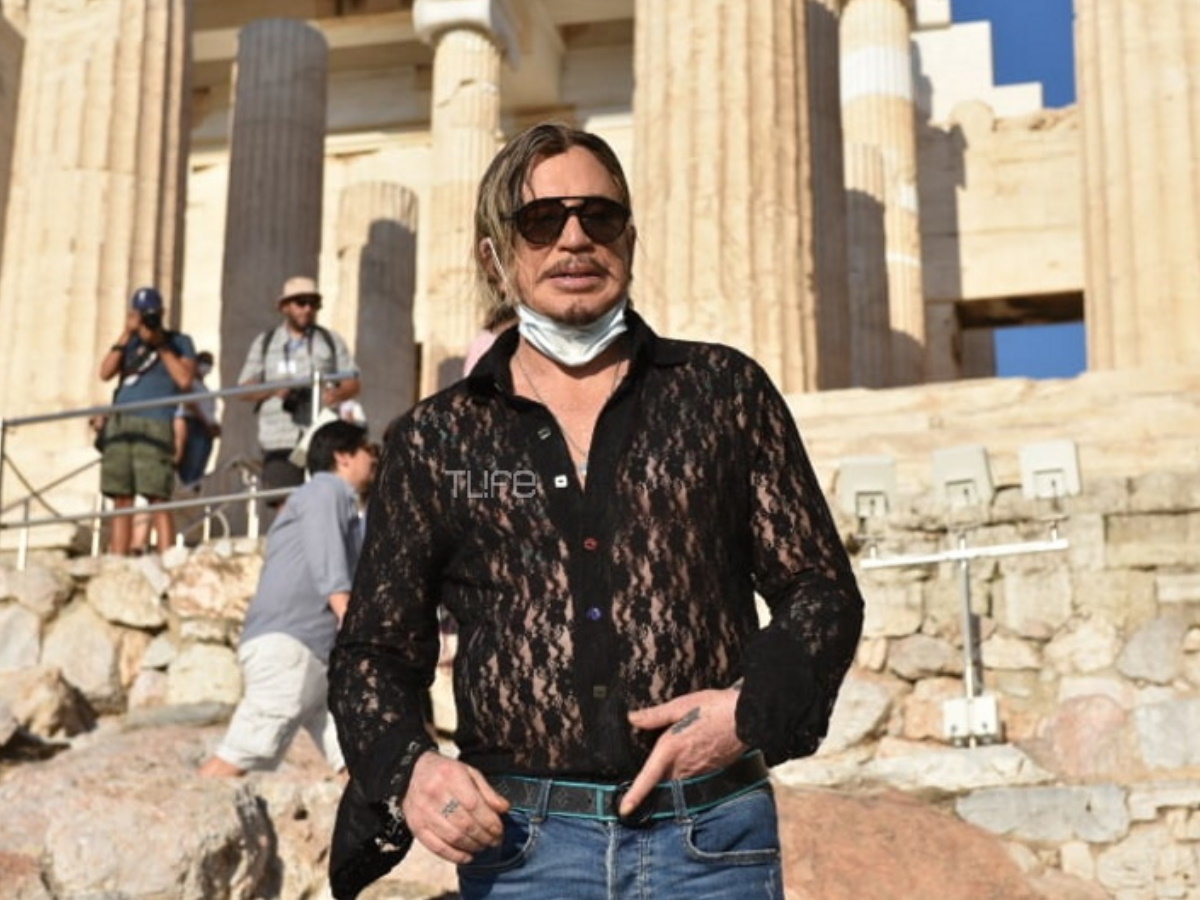 Mickey Rourke: Πήγε στην Ακρόπολη με… διαφανές πουκάμισο! Φωτογραφίες