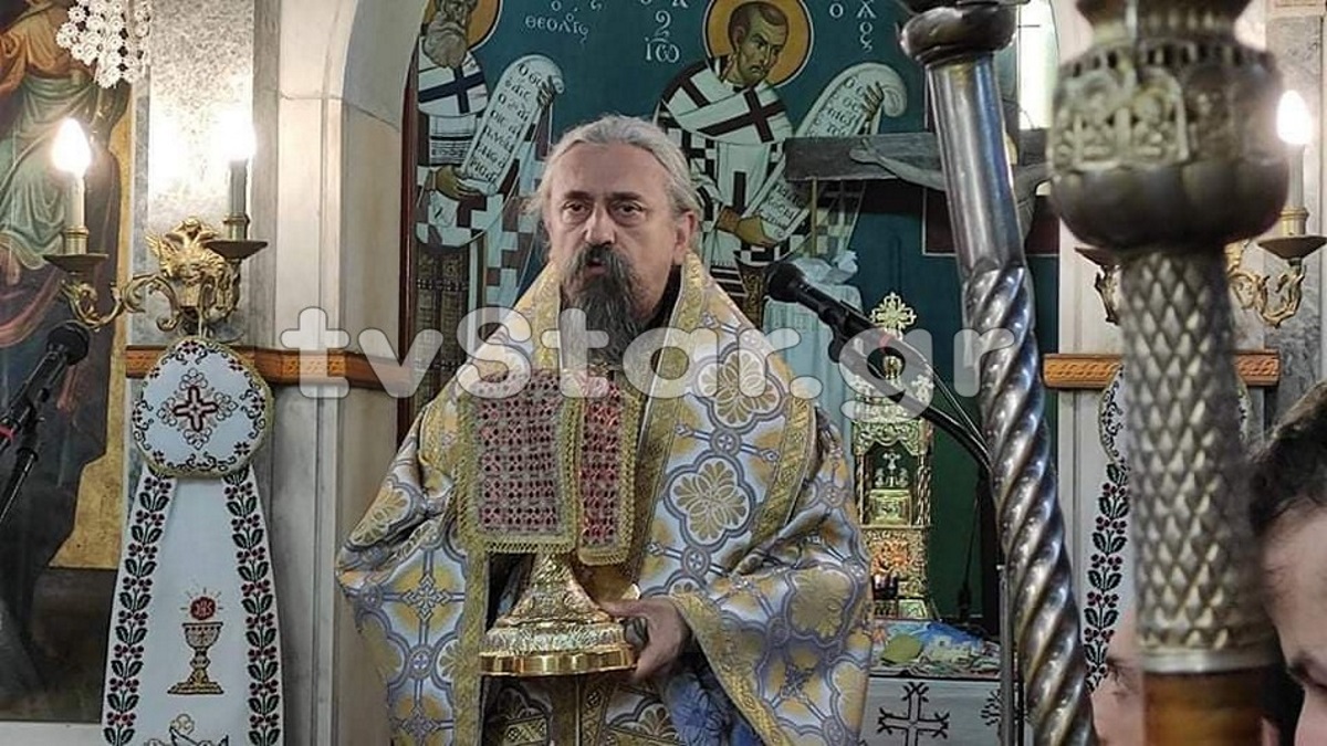Μητροπολίτης Καρπενησίου: “Δε χρειάζονται μέτρα στην Ευρυτανία” – Συνωστισμός στην εκκλησία χωρίς καμία προστασία! (video)