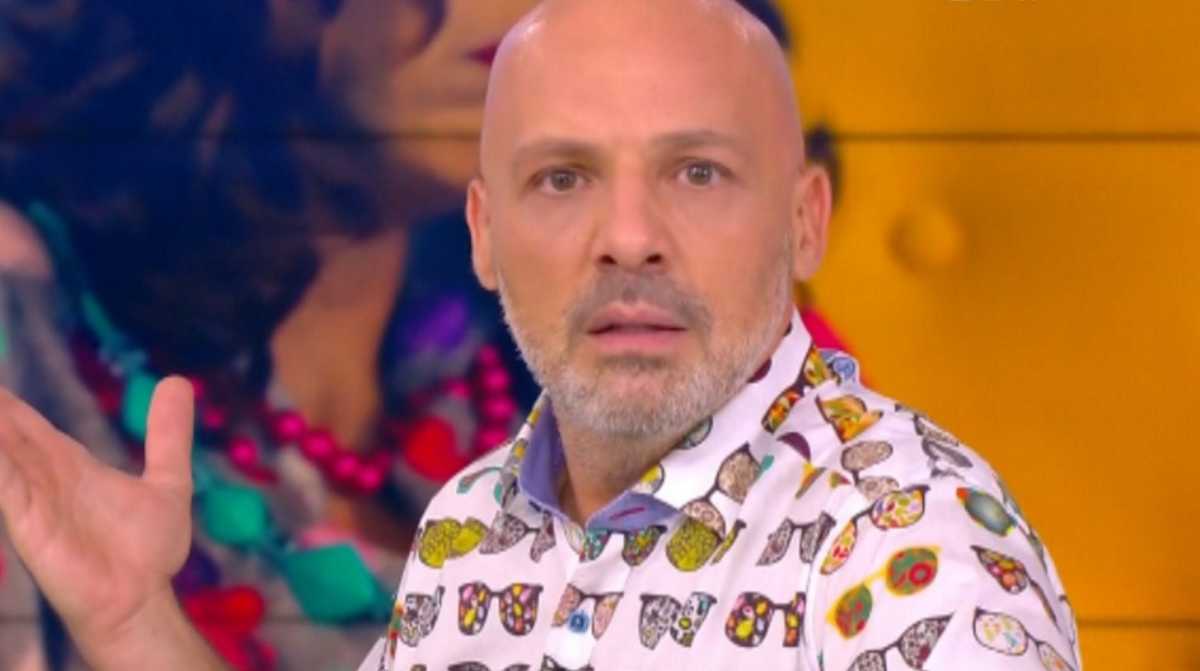 “Κόκκαλο” ο Μουτσινάς με την τηλεφωνική παρέμβαση της Καινούργιου στην εκπομπή του [vid]