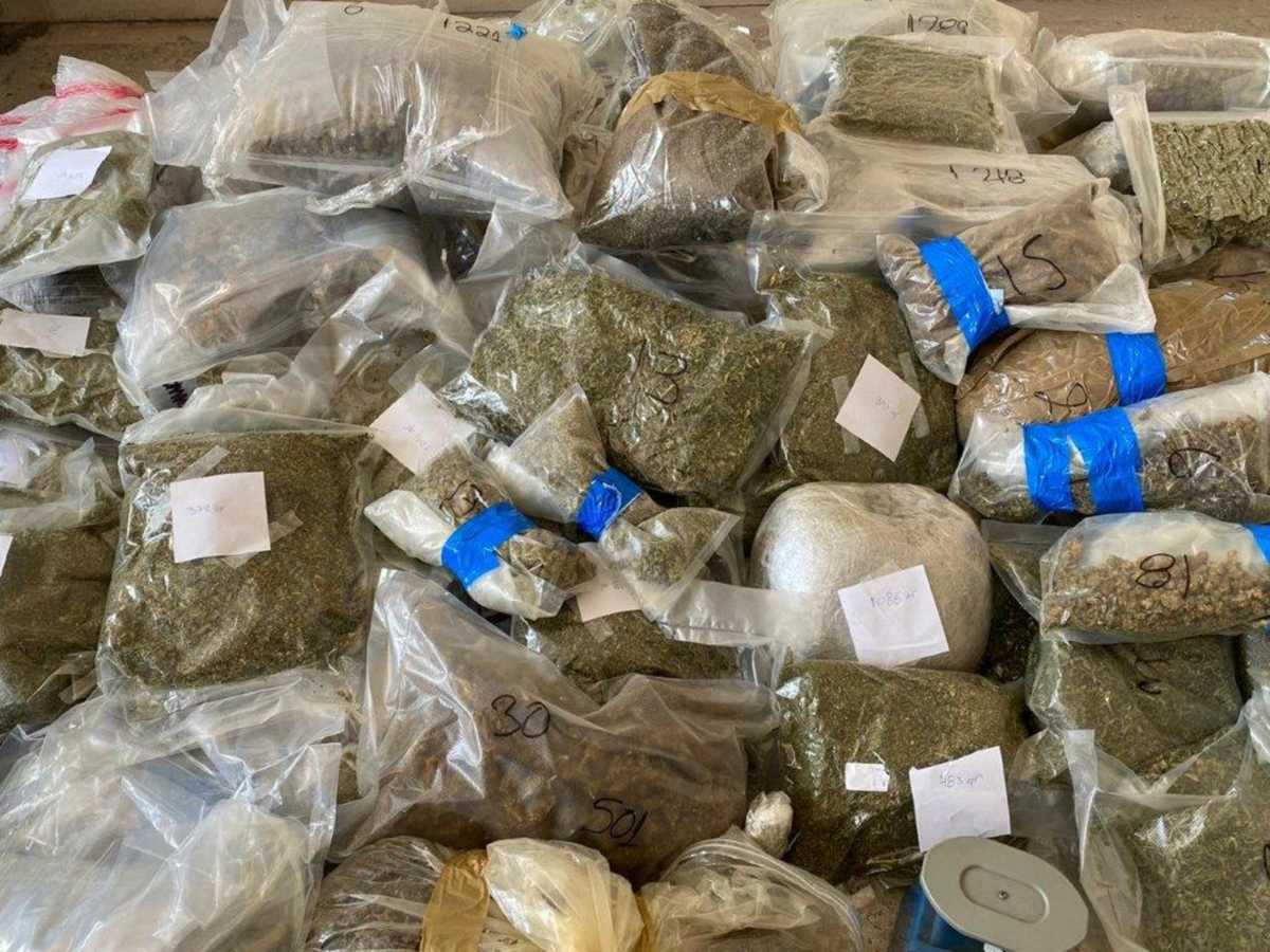 Νέες συλλήψεις για διακίνηση ναρκωτικών στα Εξάρχεια – Έκρυβαν πάνω από 47 κιλά κάνναβης (pics)