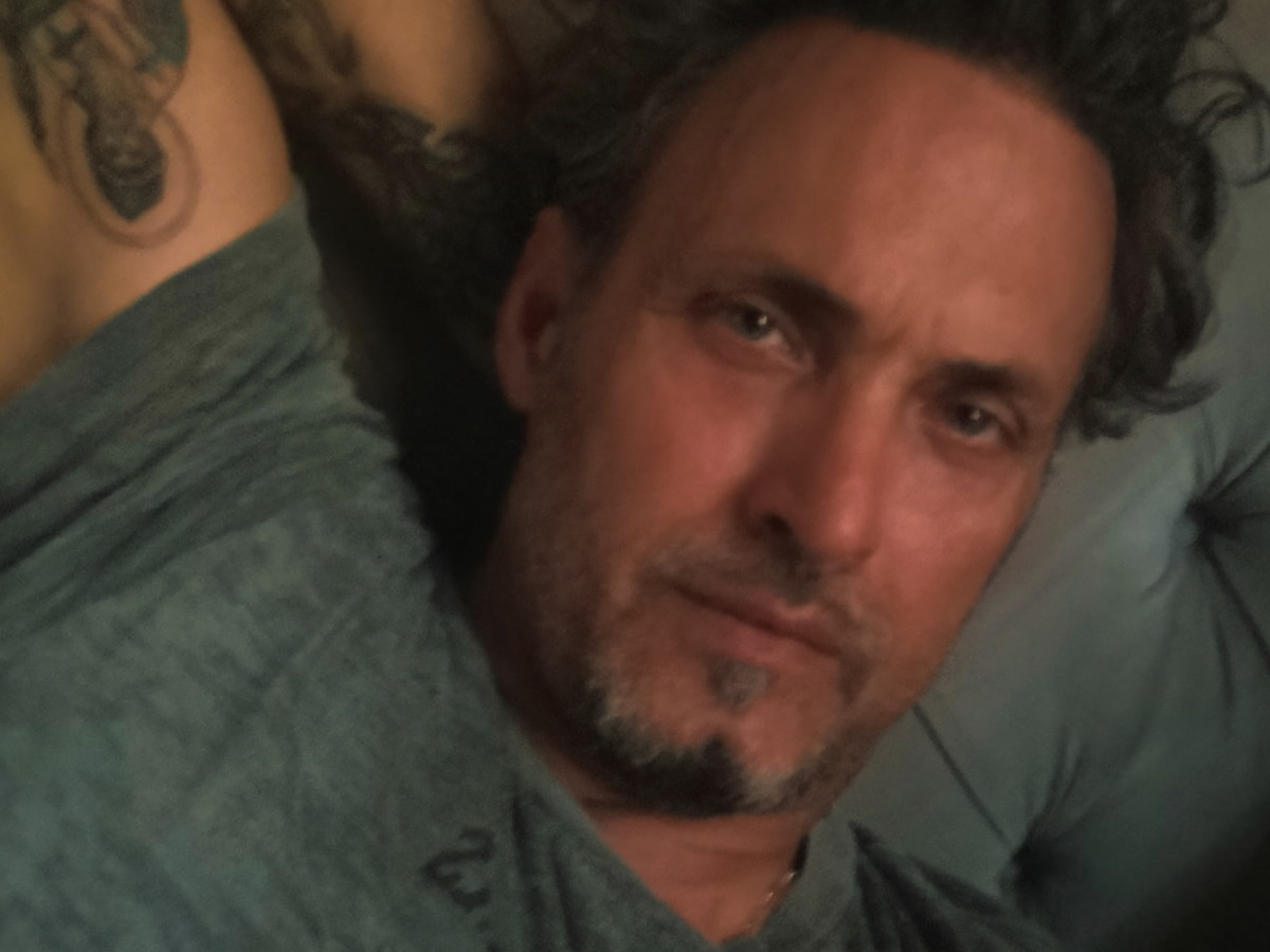 «Ανήθικο να γδύνεις 18χρονα παιδιά…» – Κόλαφος κατά του GNTM ο Σπύρος Πώρος