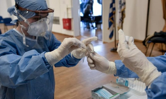 Υπουργείο Υγείας: 200.000 γρήγορα τεστ αντιγόνων επιστρατεύονται για τη διάγνωση κρουσμάτων στη Μυτιλήνη