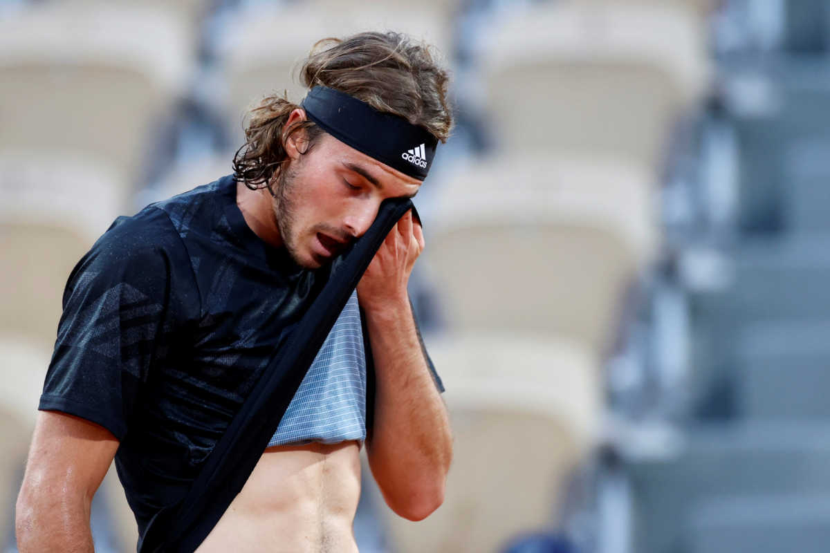 Tennis - French Open - Roland Garros, Paris, France - September 29, 2020  Greece's Stefanos Tsitsipas reacts during his first round match against Spain's Jaume Munar  REUTERS
