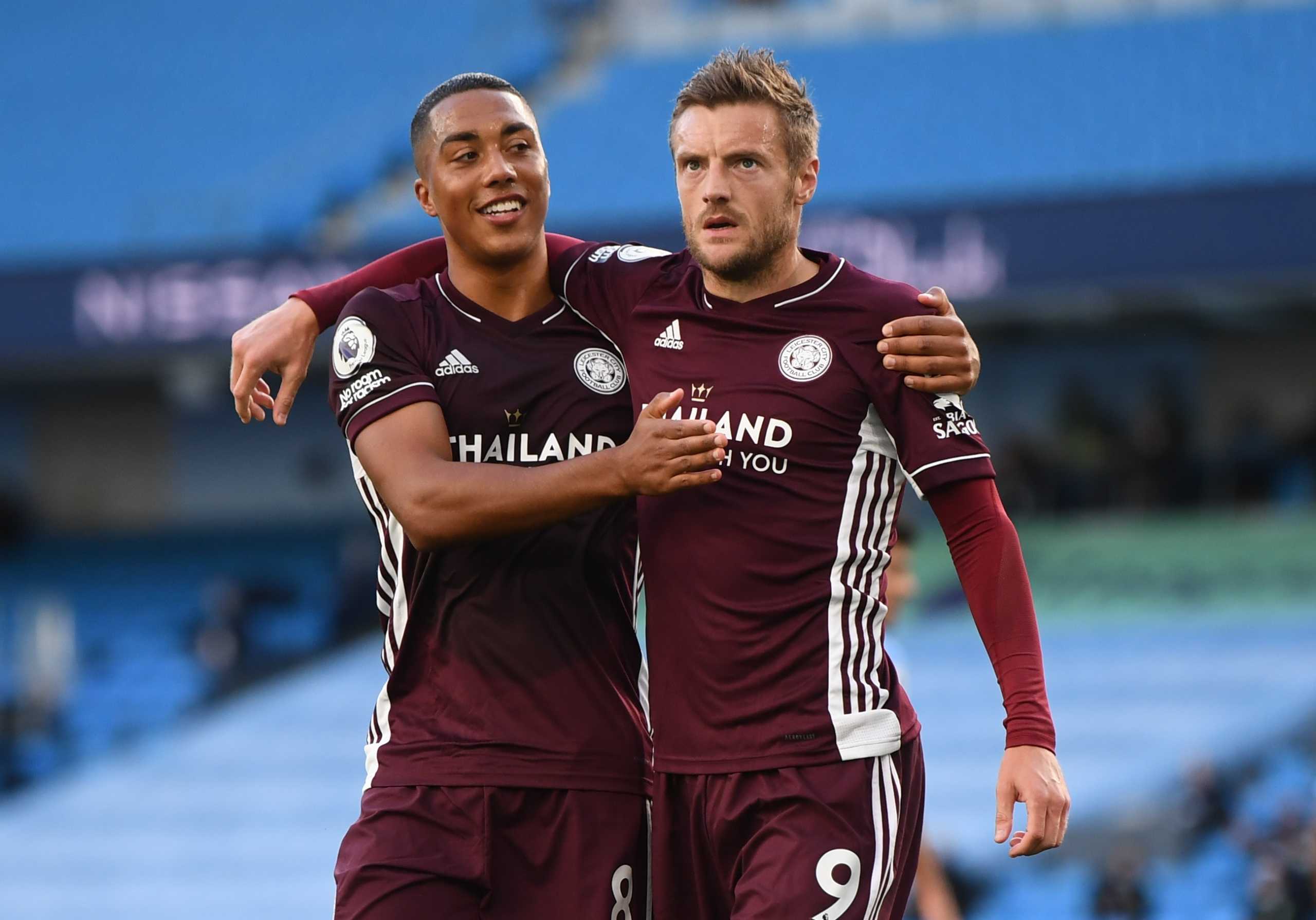 Soccer Football - Premier League - Manchester City v Leicester City - Etihad Stadium, Manchester, Britain - September 27, 2020 Leicester City's Jamie Vardy celebrates scoring their first goal with Youri Tielemans Pool via REUTERS