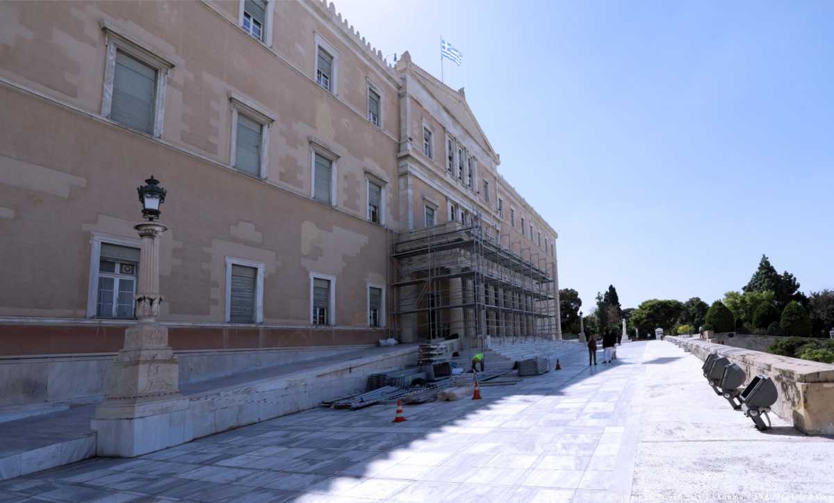 Λίφτινγκ στο κτίριο της Βουλής – Εργασίες αποκατάστασης ενόψει του εορτασμού των 200 χρόνων από την Ελληνική Επανάσταση