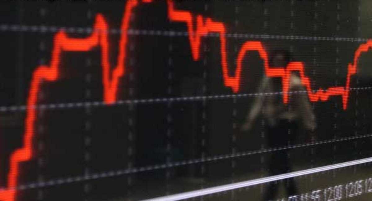 «Βουτιά» στα χρηματιστήρια καθώς επέτρεψαν οι ανησυχίες στις αγορές για την Ουκρανία