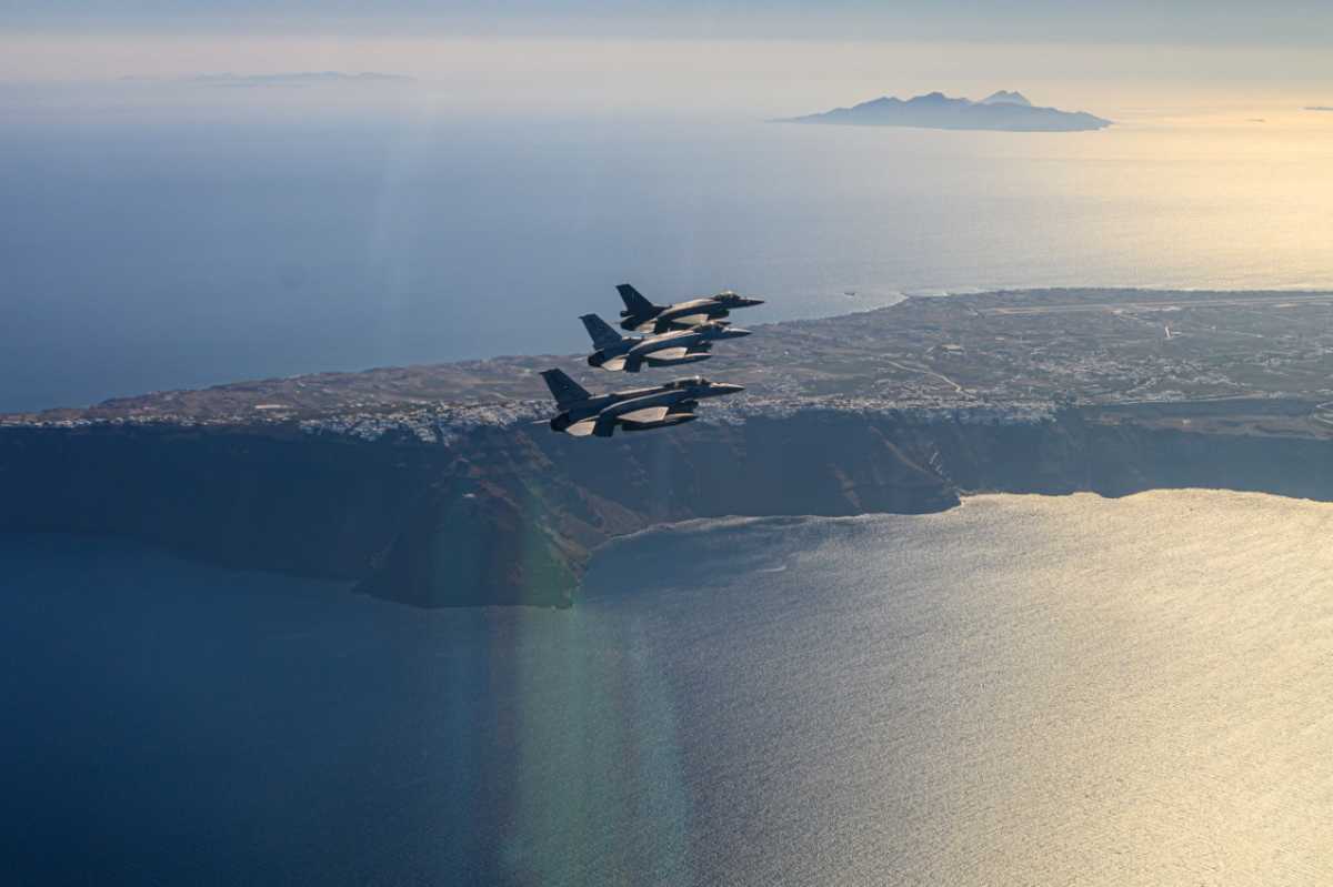 Ολοκληρώθηκε η συνεκπαίδευση της Πολεμικής Αεροπορίας των ΗΑΕ με τις ελληνικές Ένοπλες Δυνάμεις (pics)