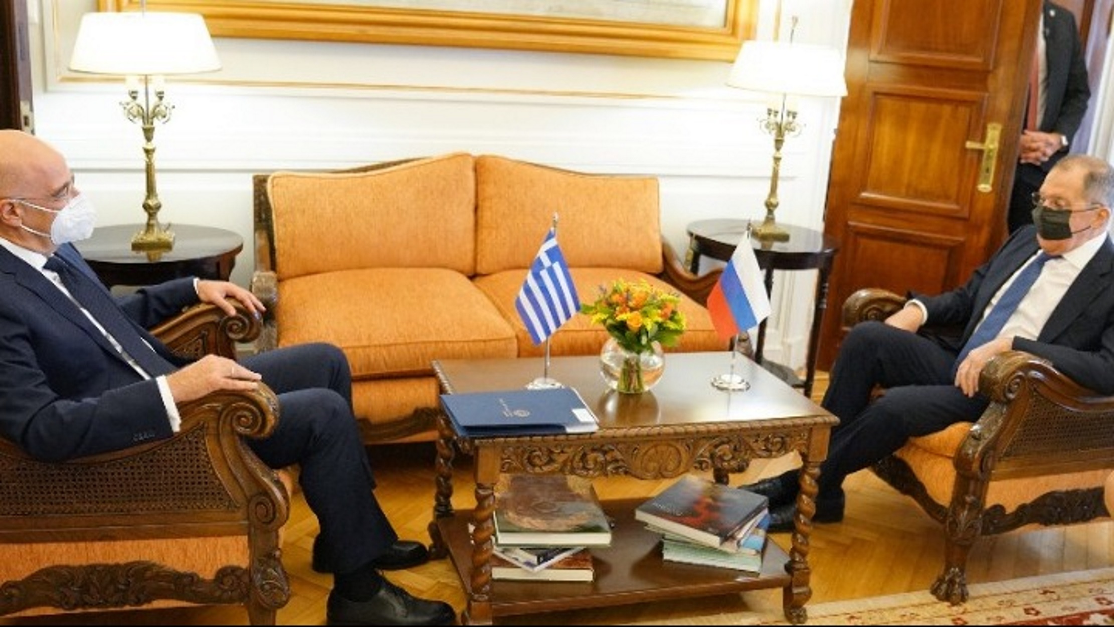 Πως αποτιμά η Αθήνα την επίσκεψη του Ρώσου ΥΠΕΞ Σεργκέι Λαβρόφ