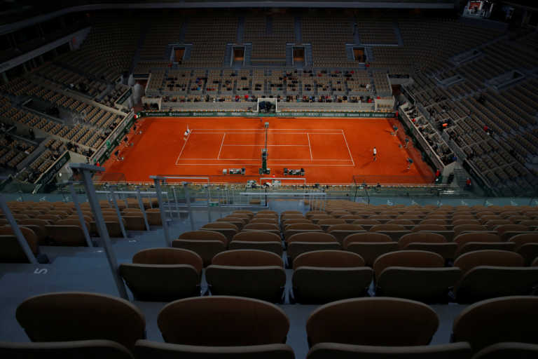 Ο Μακρόν άλλαξε το ωράριο απαγόρευσης κυκλοφορίας λόγω Roland Garros και αποθεώθηκε