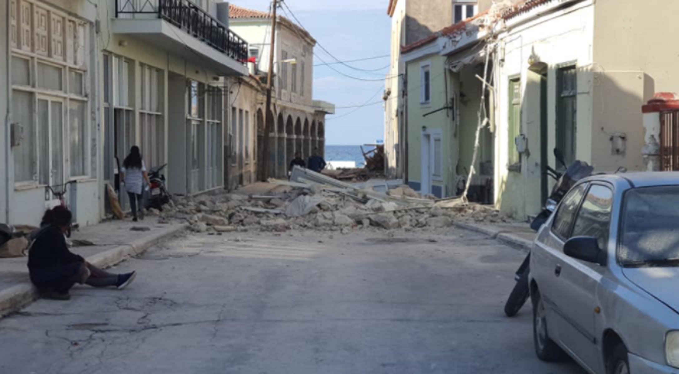 Σεισμός στη Σάμο: Μαρτυρία σοκ για τα 6,7 Ρίχτερ – “Έσπασαν τα πάντα, κουνιόμαστε ακόμα”