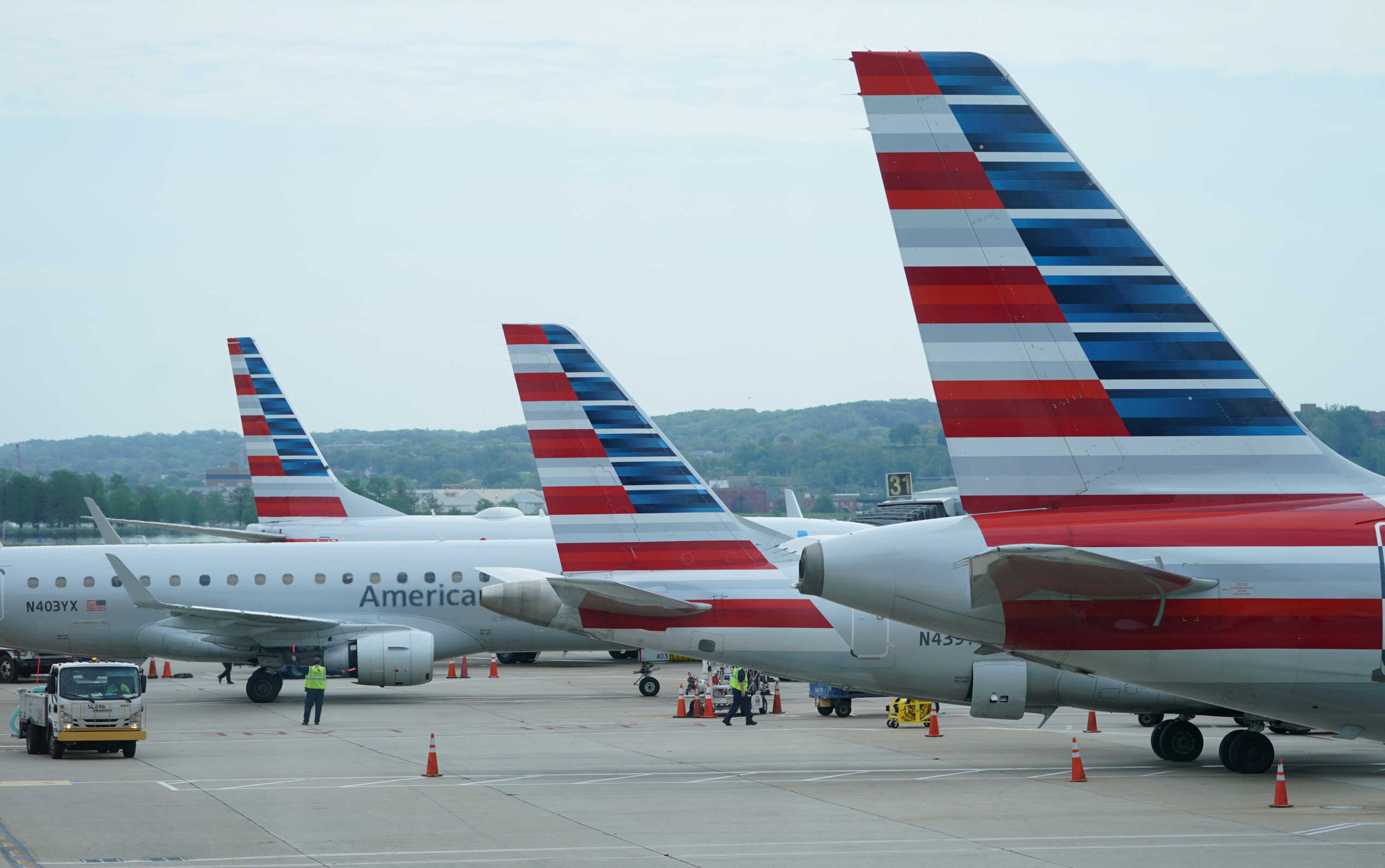 Πανικός σε πτήση της American Airlines – Επιβάτης προσπάθησε να ανοίξει την πόρτα