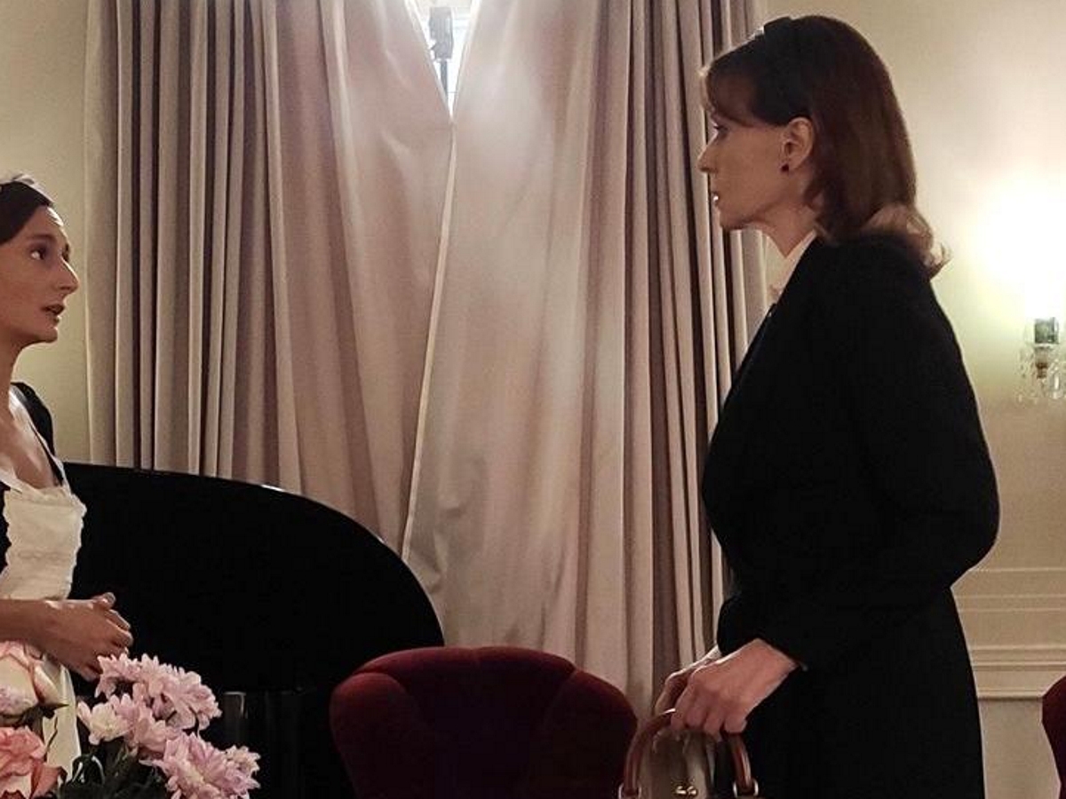 Άγριες Μέλισσες: Ποια τραγουδίστρια παίζει σε ρόλο έκπληξη στο σήριαλ; (pics)