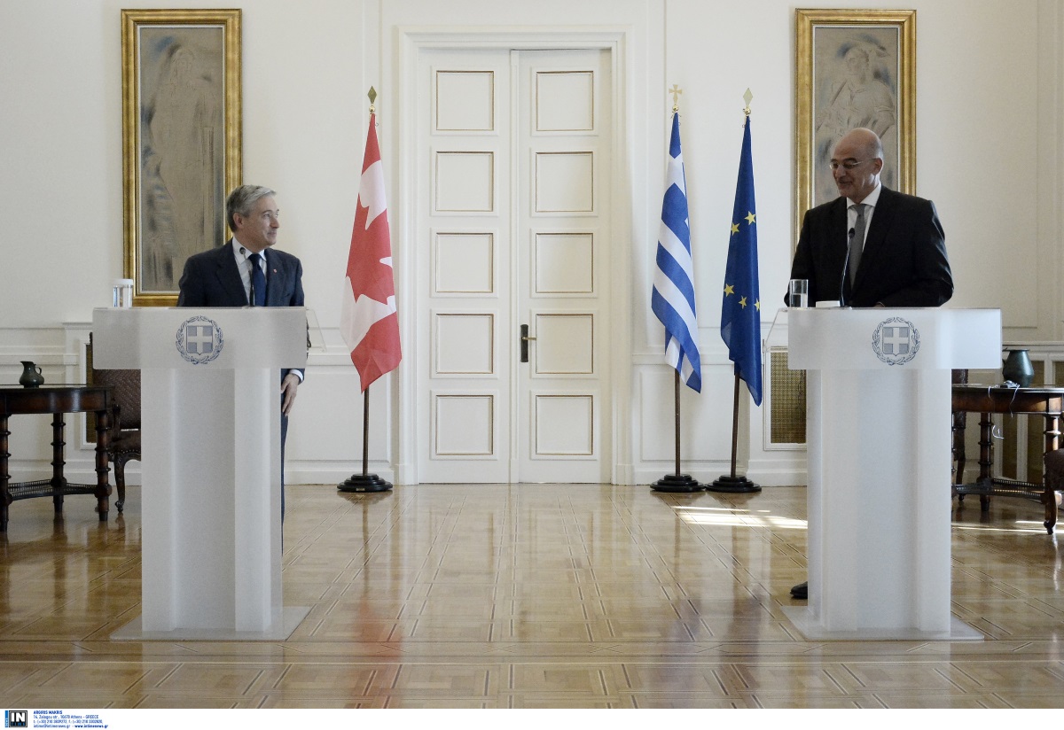 Δένδιας