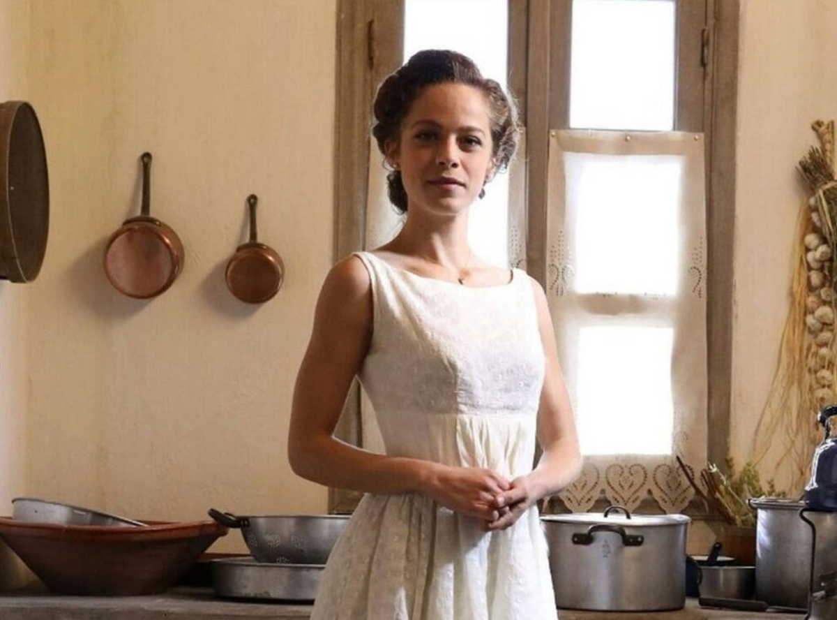 Άγριες Μέλισσες: Η Έλλη Τρίγγου ποζάρει όπως δεν την έχετε ξαναδεί στα γυρίσματα της σειράς (pic)