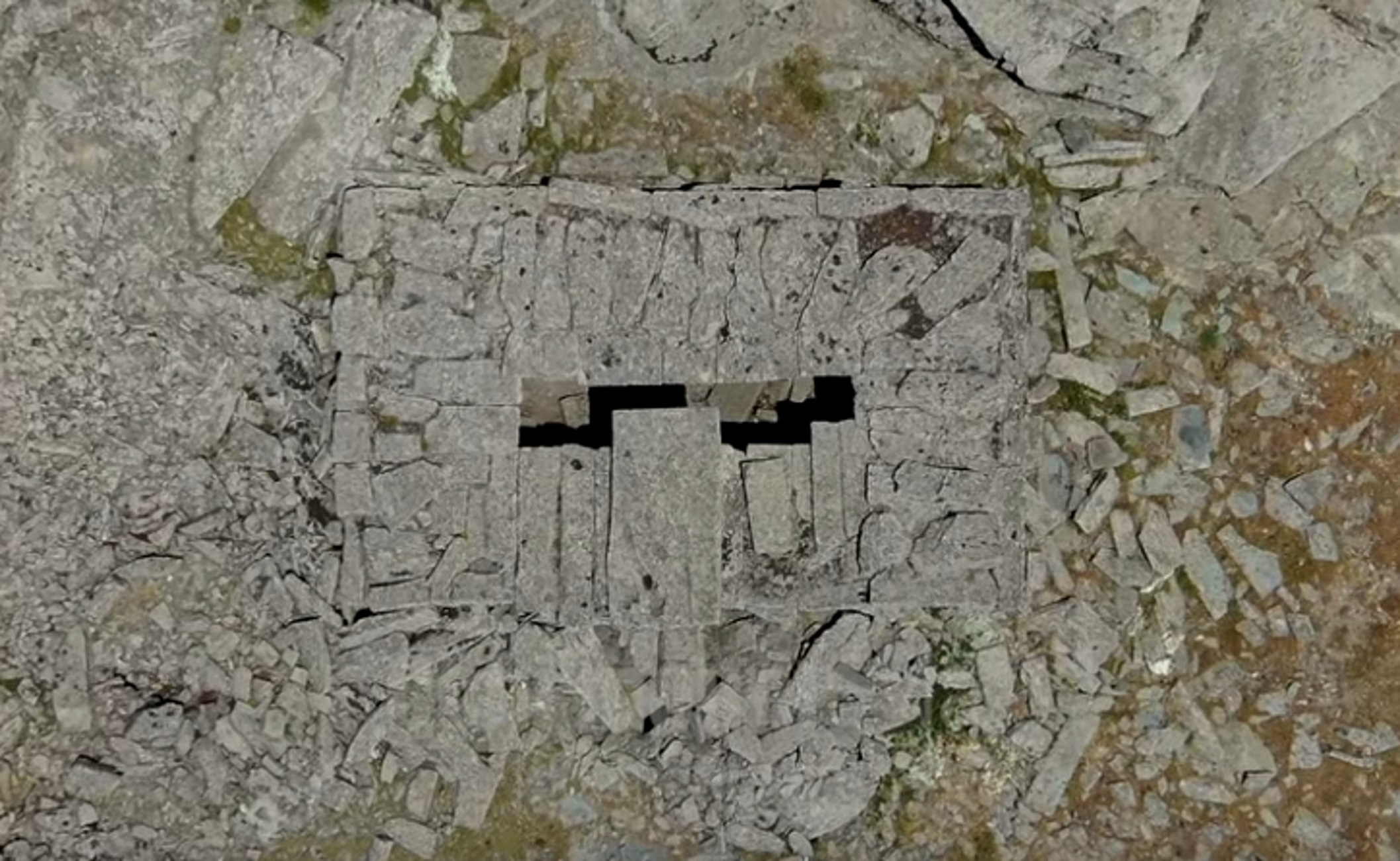 Εύβοια: Το ελληνικό “σπίτι του δράκου” στα 1.365 μέτρα! Ταξίδι στο χρόνο με εικόνες που καθηλώνουν (Βίντεο)