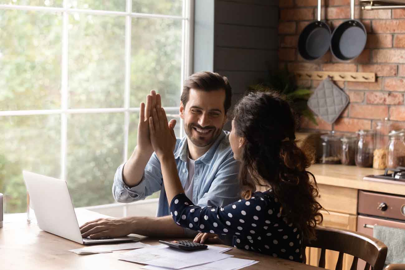 Εξόφληση λογαριασμών: Ευνοϊκοί όροι & επιστροφή χρημάτων από τη ΔΕΗ