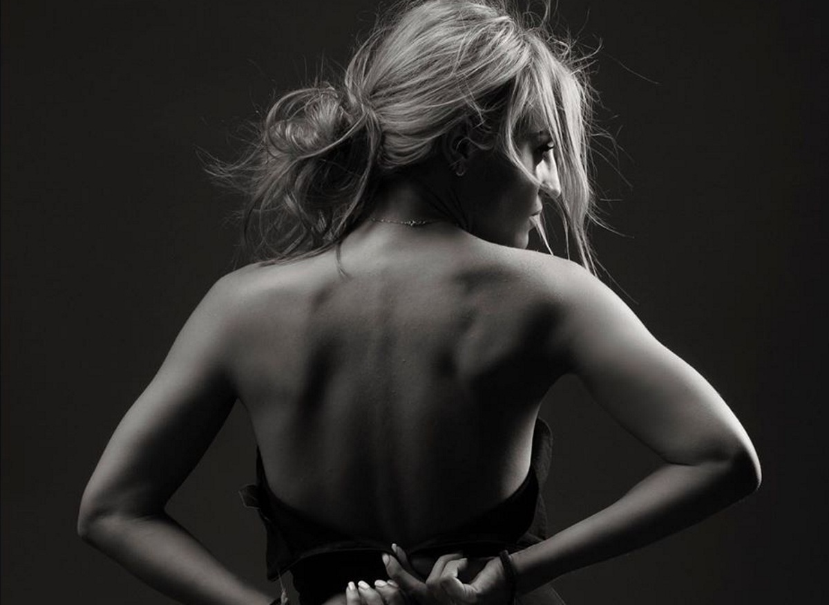 Ιλένια Ουίλιαμς: Πόζαρει γυμνή στο φωτογραφικό φακό, γνωστού ηθοποιού (pics)