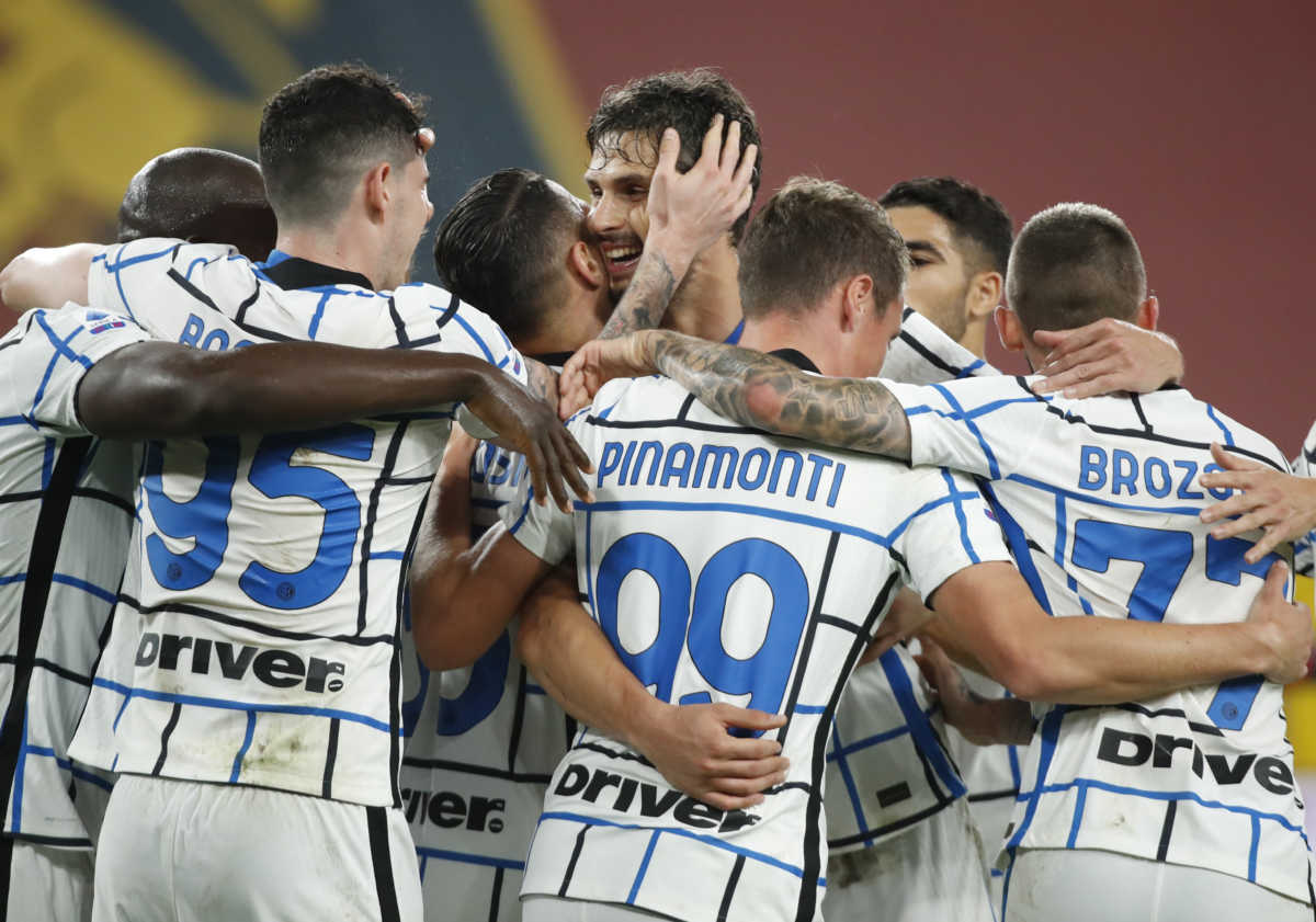 Soccer Football - Serie A - Genoa v Inter Milan - Stadio Comunale Luigi Ferraris, Genoa, Italy - October 24, 2020 Inter Milan’s Danilo D'Ambrosio celebrates scoring their second goal with teammates REUTERS