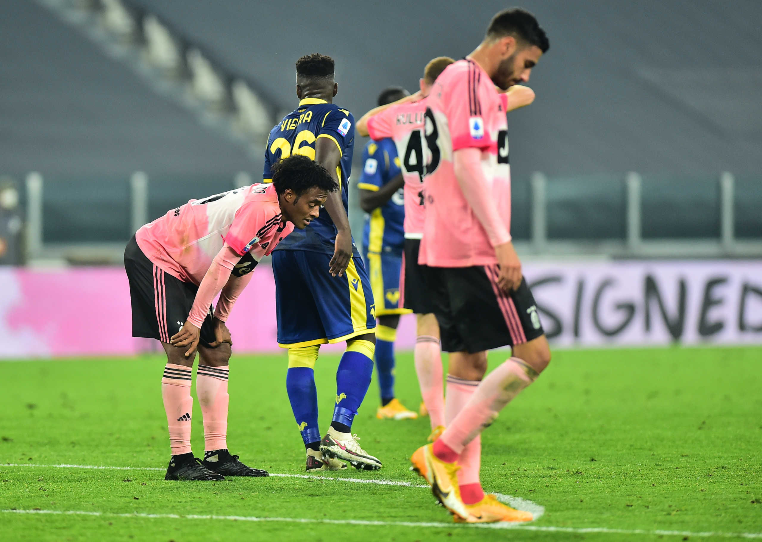 Soccer Football - Serie A - Juventus v Hellas Verona - Allianz Stadium, Turin, Italy - October 25, 2020  Juventus' Juan Cuadrado reacts after the match REUTERS
