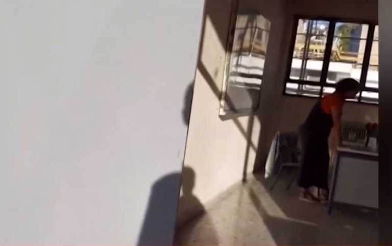 Κορονοϊός: Συνελήφθη η καθηγήτρια που δεν φορούσε μάσκα σε λύκειο στον Υμηττό