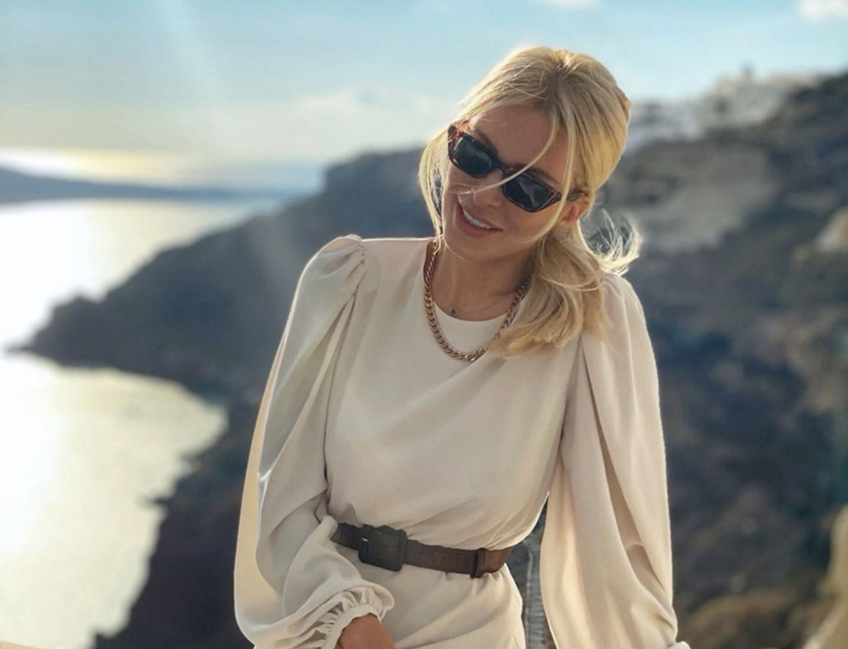 Κατερίνα Καινούργιου: Ρομαντική απόδραση στη Σαντορίνη με τον αγαπημένο της, Φίλιππο Τσαγκρίδη (pics)